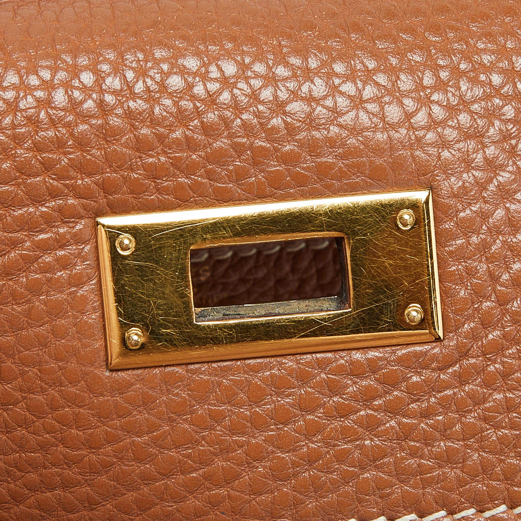Women's Hermes Gold Taurillion Clemence Leather Gold Finish Kelly Retourne 28 Bag For Sale