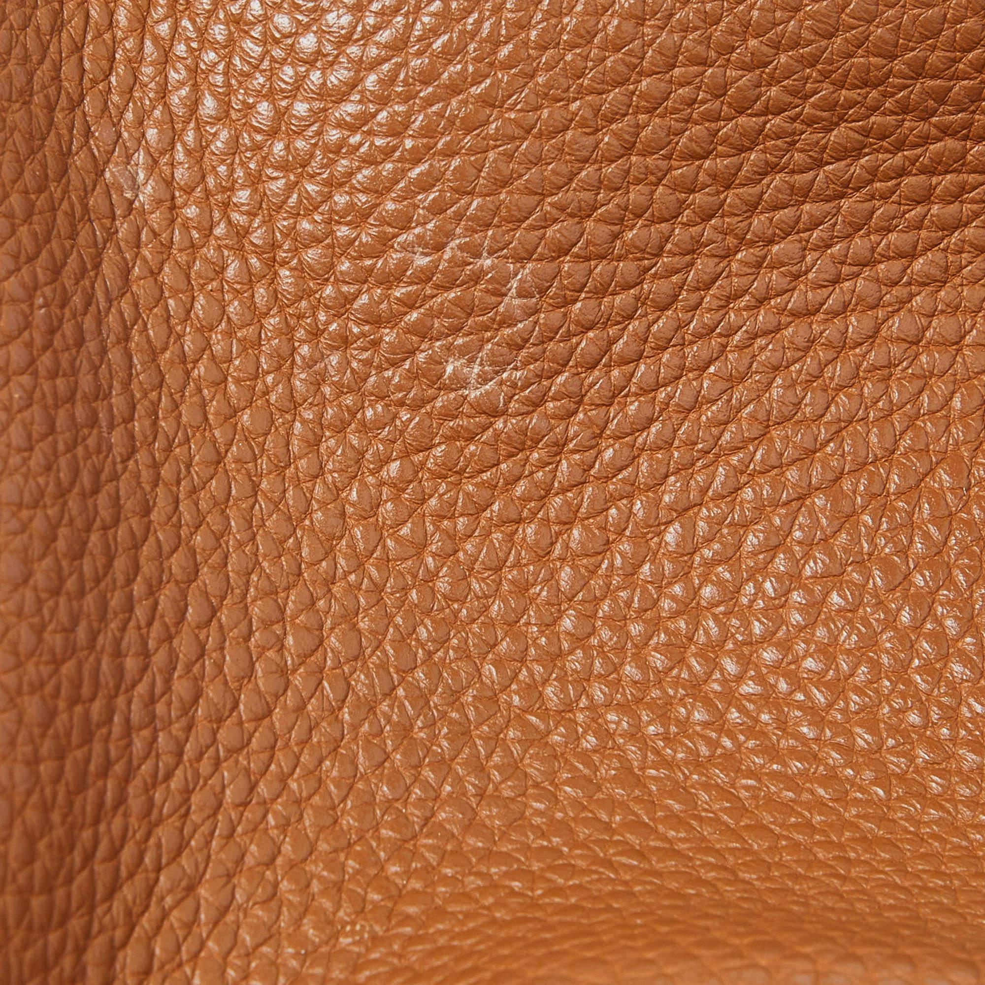 Hermes Gold Taurillion Clemence Leather Gold Finish Kelly Retourne 28 Bag For Sale 3