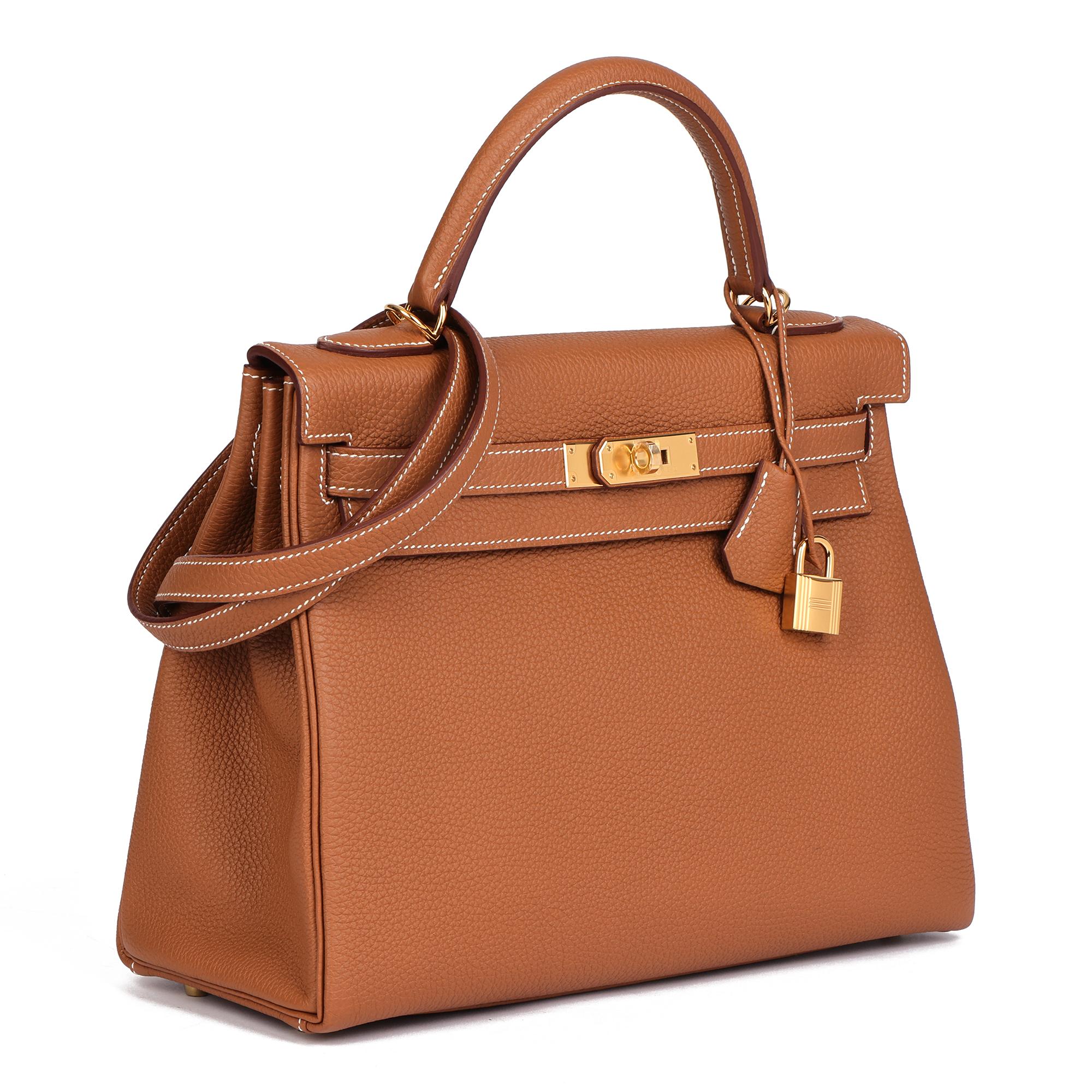 HERMÈS
Gold Togo Leather Kelly 32cm 

Serial Number: Y
Age (Circa): 2022
Accompanied By: Hermès Dust Bag, Box, Care Booklet, Rain Cover, Protective Felt, Hermès Receipt
Authenticity Details: Date Stamp (Made in France)
Gender: Ladies
Type: Top