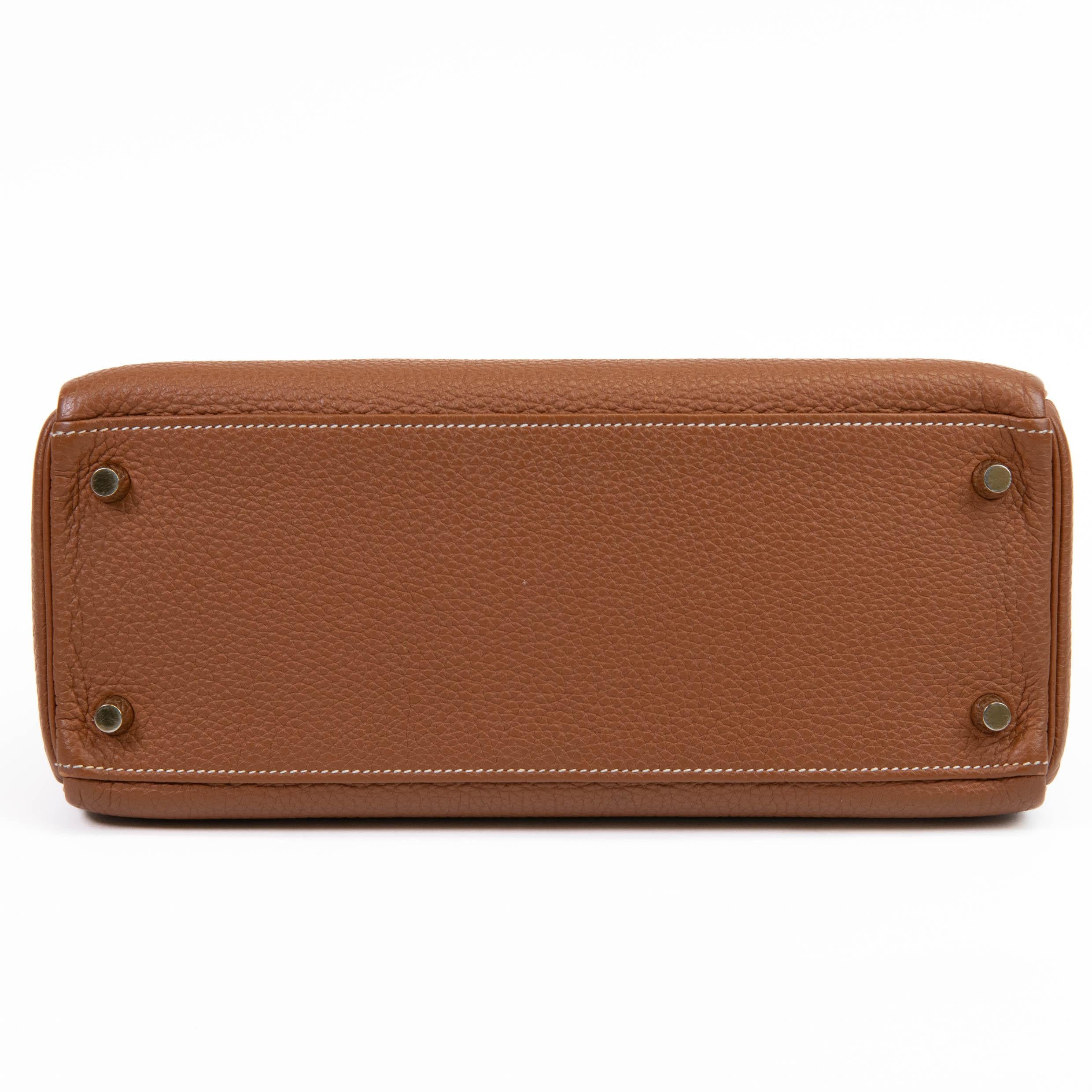 Women's or Men's Hermes Gold Togo Leather Retourne Kelly 28cm Gold Hardware For Sale