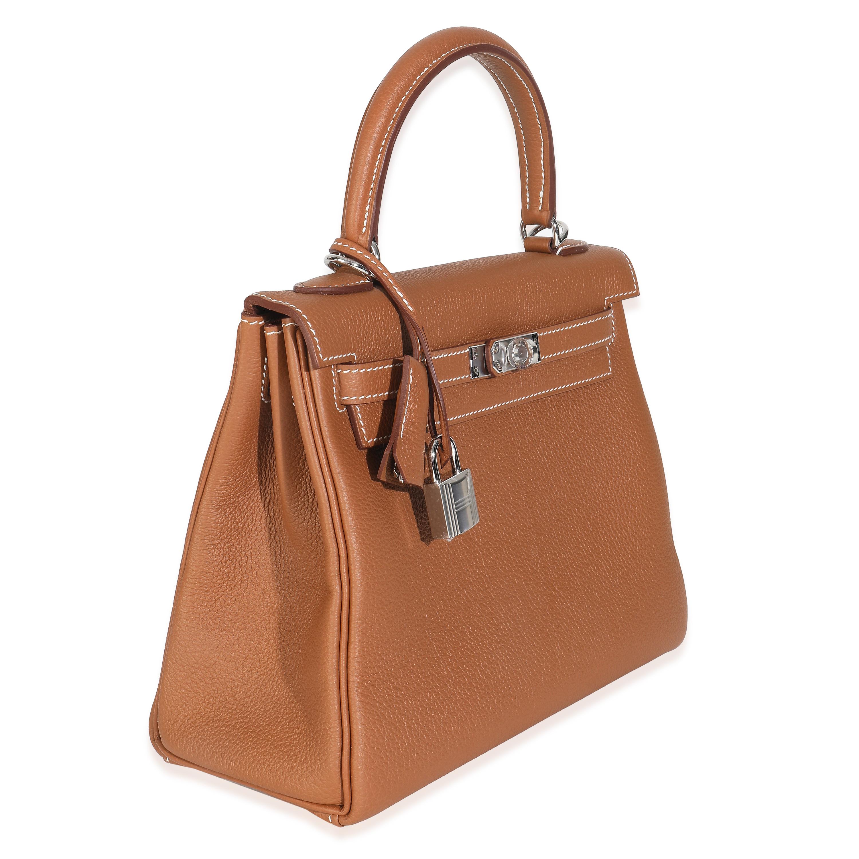 Hermès Oro Togo Retourne Kelly 25 PHW in vendita 2
