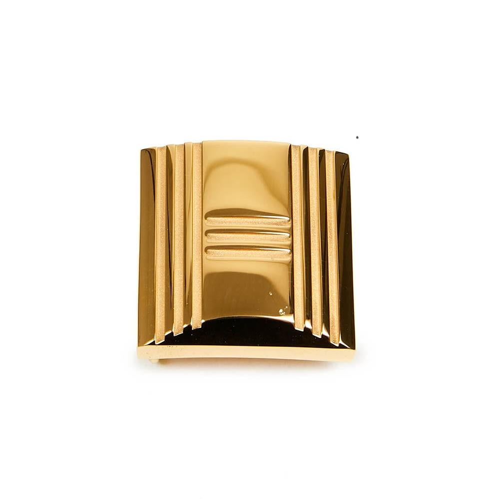 Never worn iconic Kelly locker belt buckle, in gilt metal. This buckle will fit all leathers whose width will not exceed 3 cm, as dimensions is 3,5 cm x 3,5 cm. Made in France, It will be delivered in its original HERMES pouch.