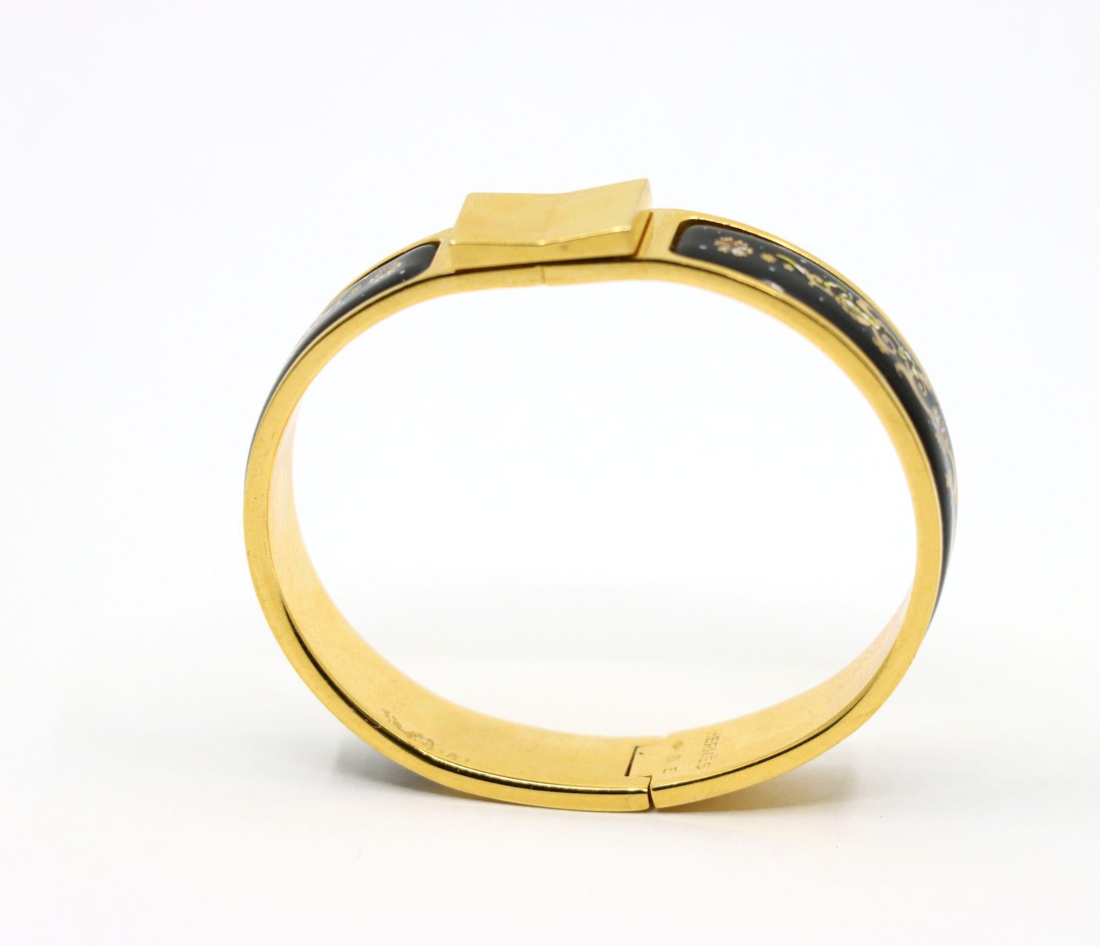 Hermes - Bracelet en émail à motifs dorés en vente 6