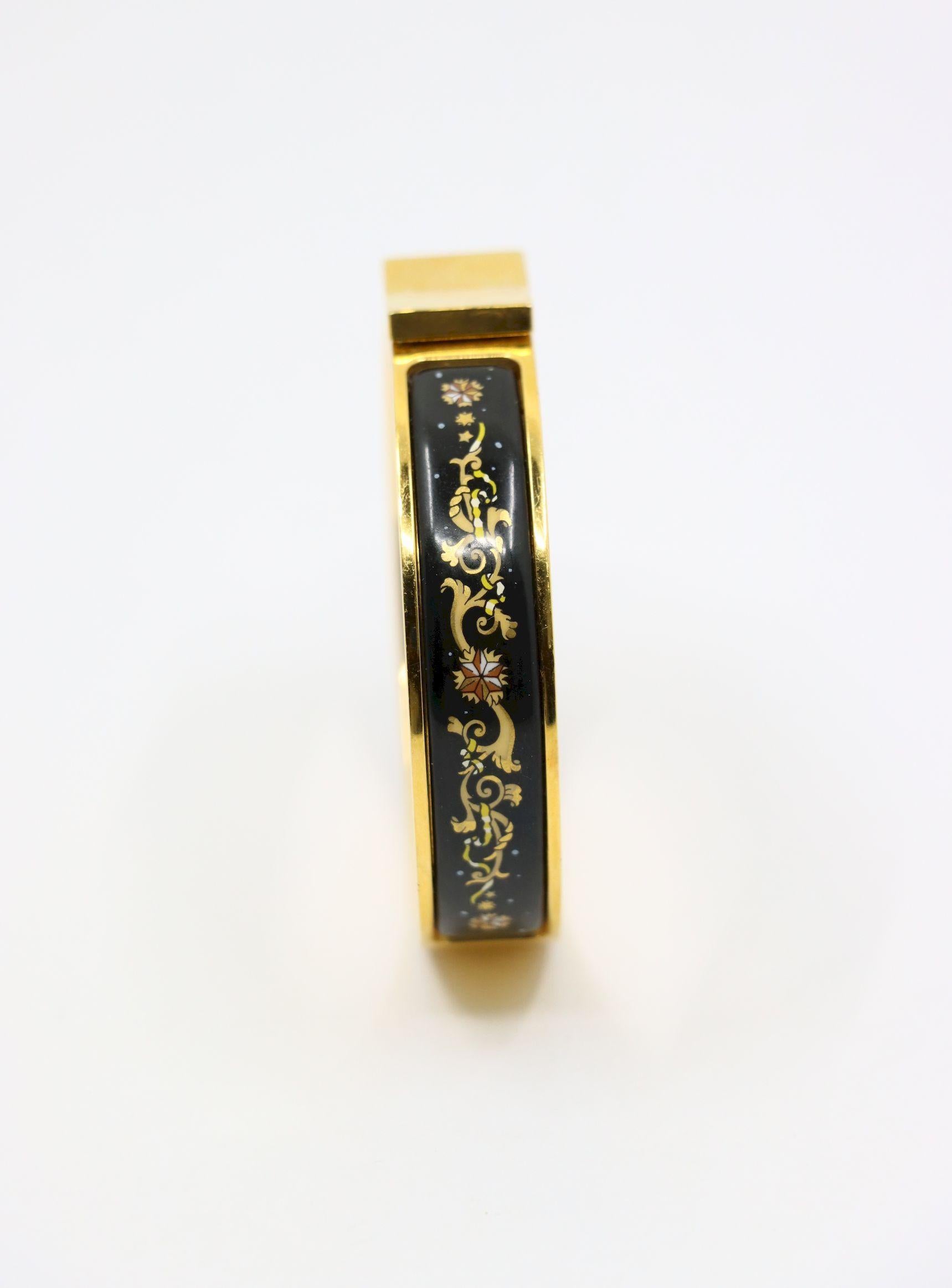 Hermes - Bracelet en émail à motifs dorés en vente 7