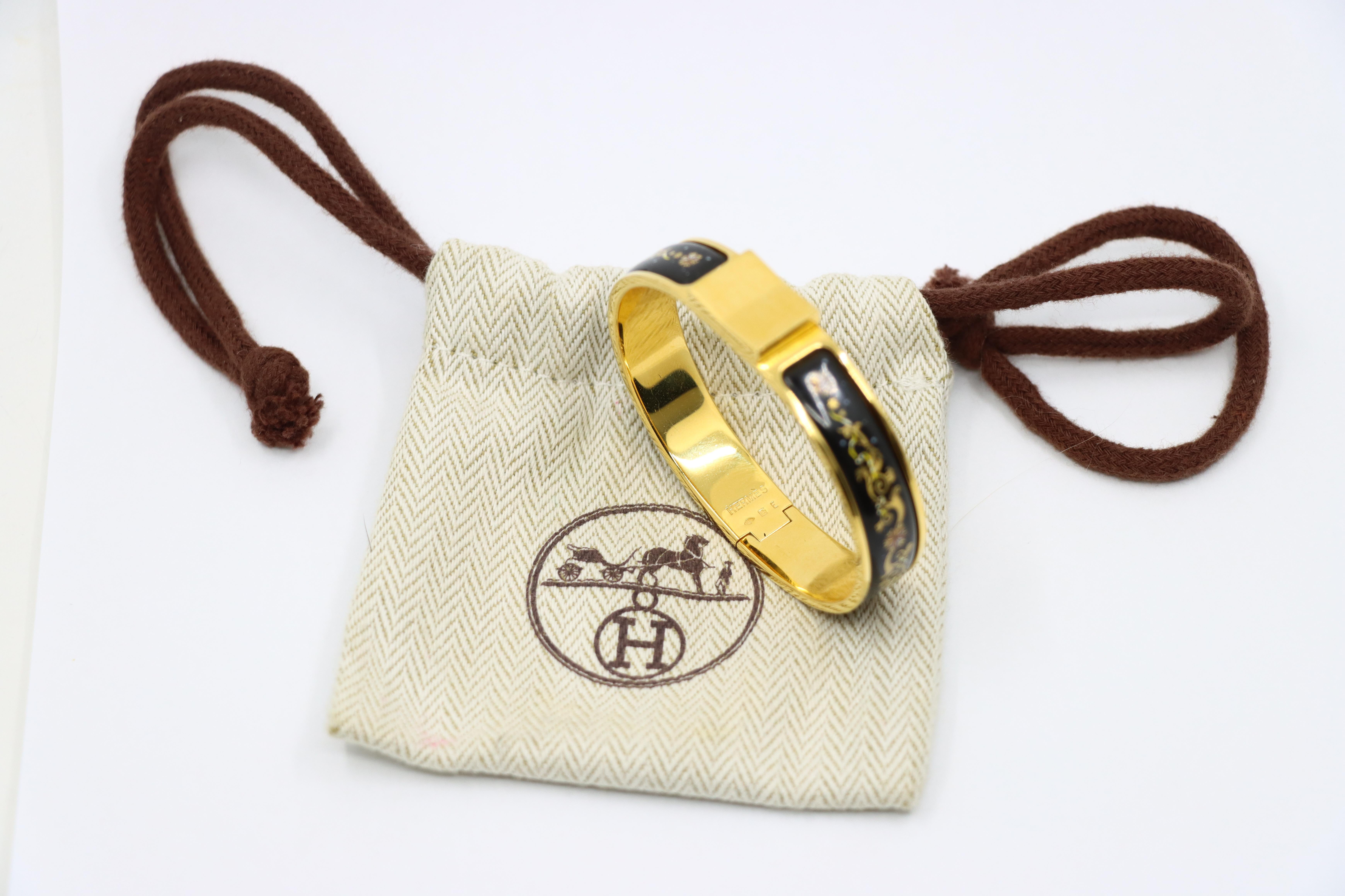 Hermes - Bracelet en émail à motifs dorés en vente 8