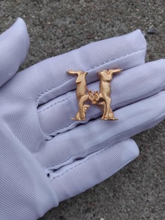 Hermès Broche en métal doré Does et Dogs Forming an H Alphabet III