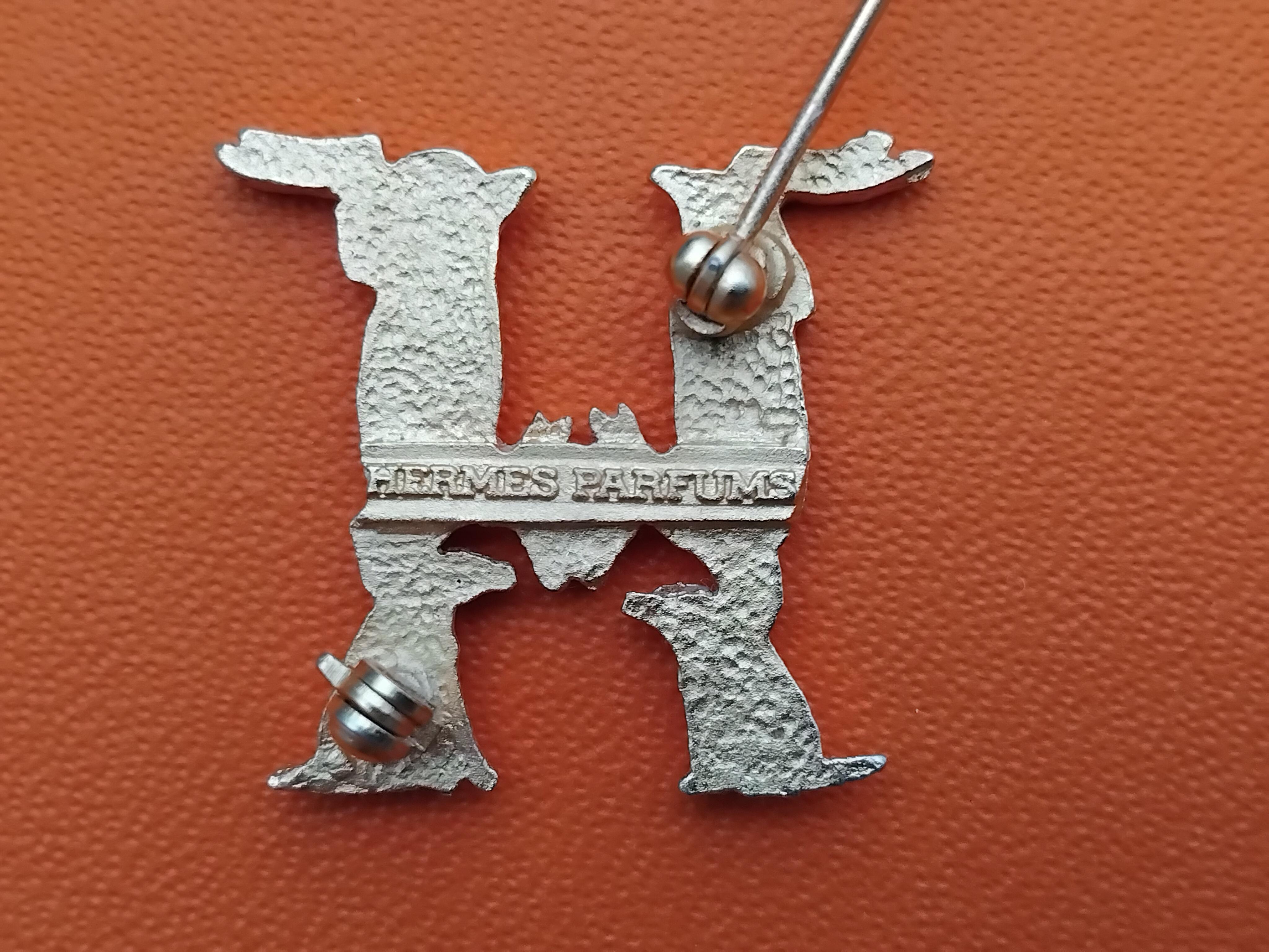 Hermès Golden Metal Brooch Does and Dogs Forming an H Alphabet III For Sale 2
