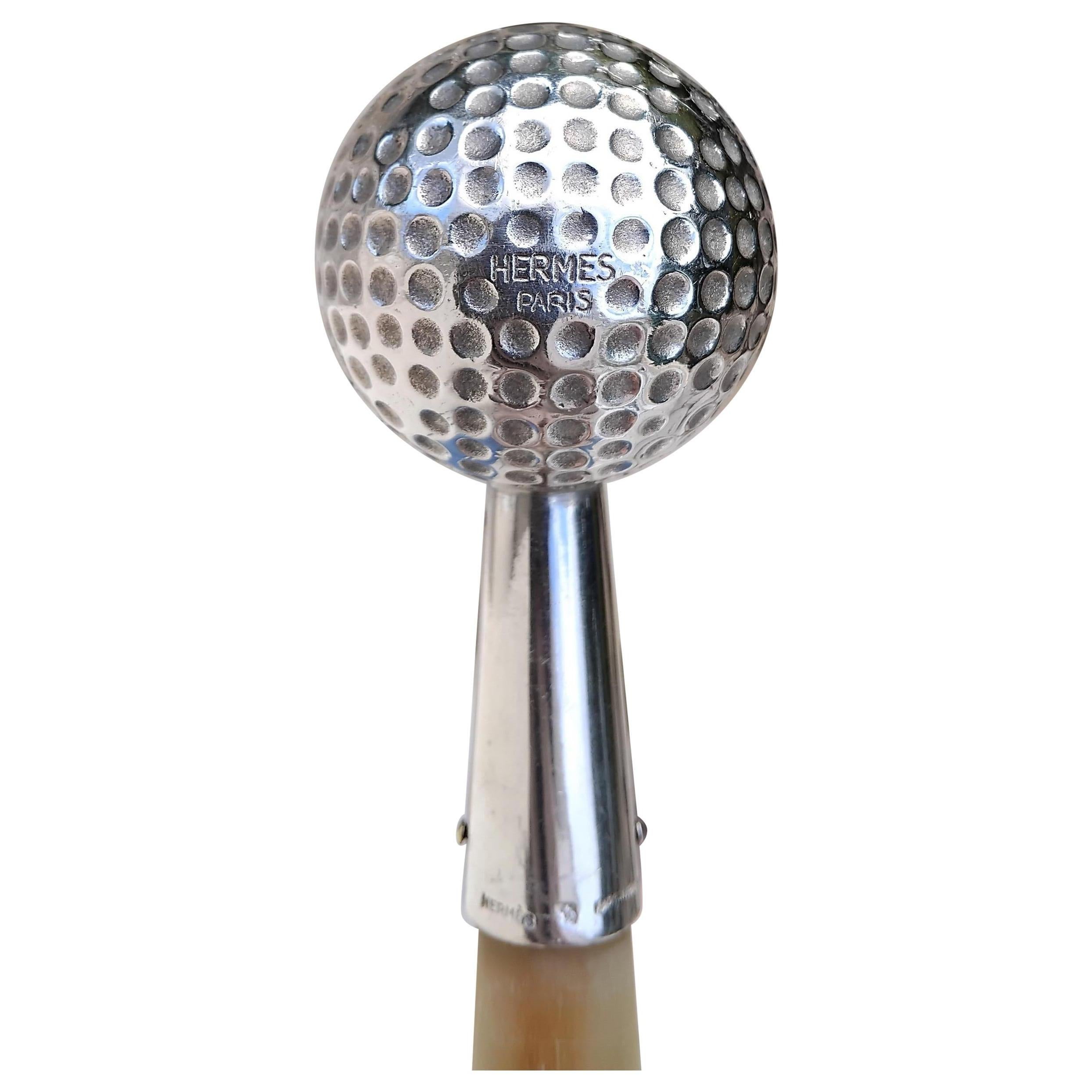 Extremely Rareand Amazing Authentic Hermès Shoehorn

Handle in shape of a golf ball

Made in France

Vintage item

Made of silver and horn

Horn being a natural material, its color is not uniform and offers a gradient from beige to ivory, with small