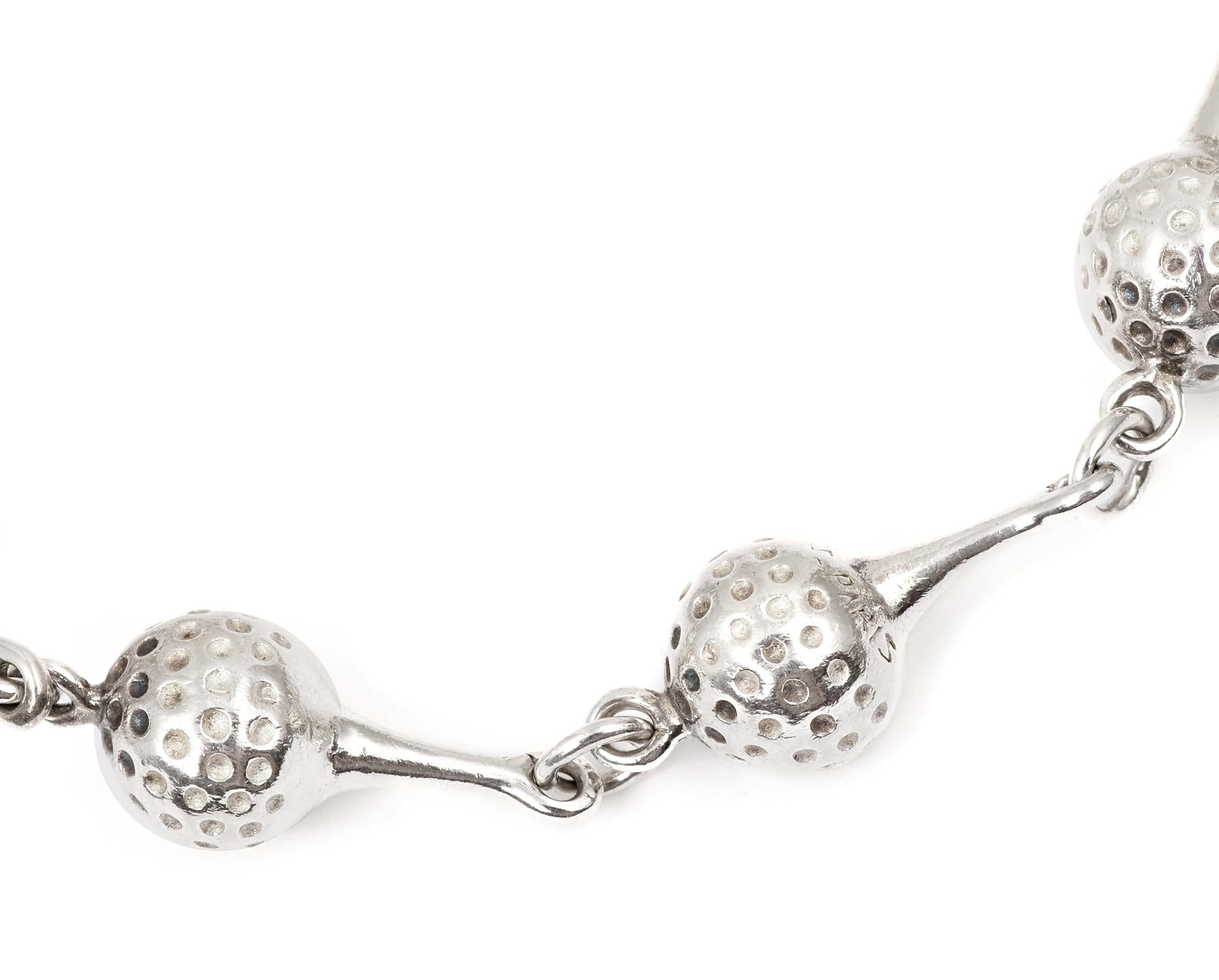 Hermès Bracelet with golf balls patterns.

Silver 925/000th.

Sold with its box.

Dimensions : 21 x 0.85 cm (8.2 x 0.31 inch)

Weight : 34 gr