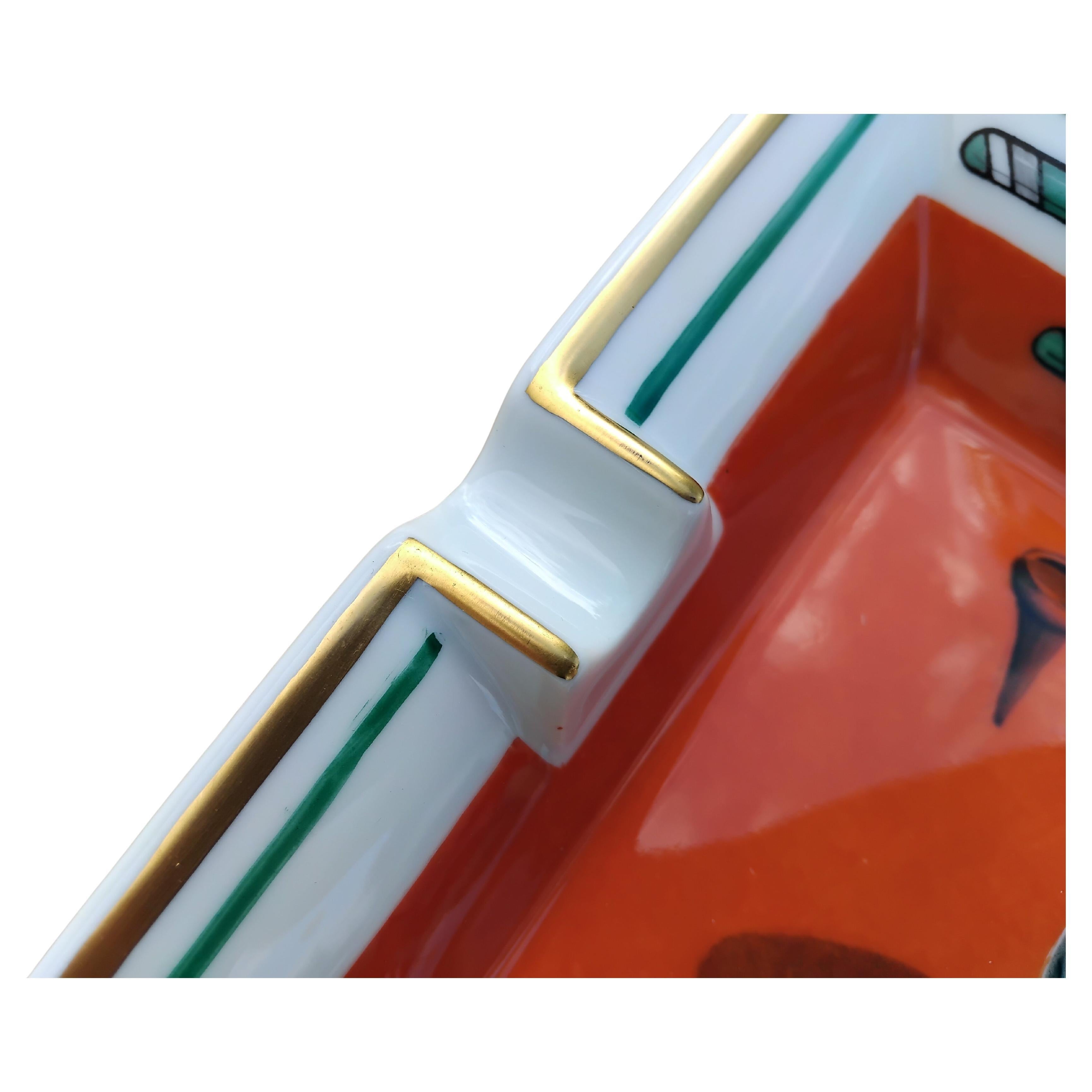 Hermès Golf Print Cigar Ashtray Change Tray Porcelain Gold en venta 1