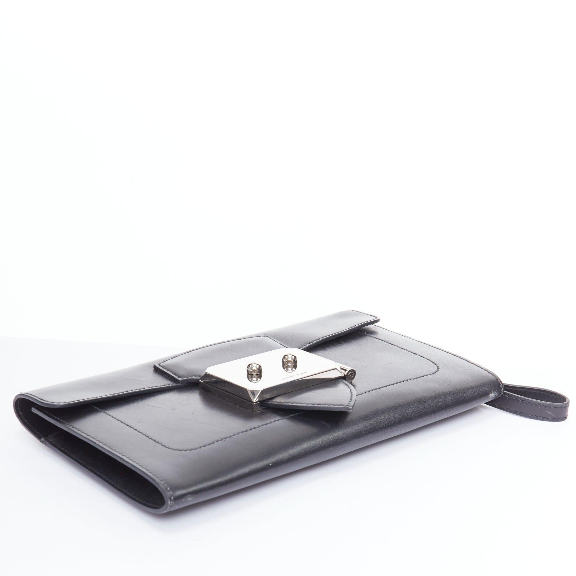 Women's HERMES Goodlock black box leather silver hardware wristlet clutch bag For Sale