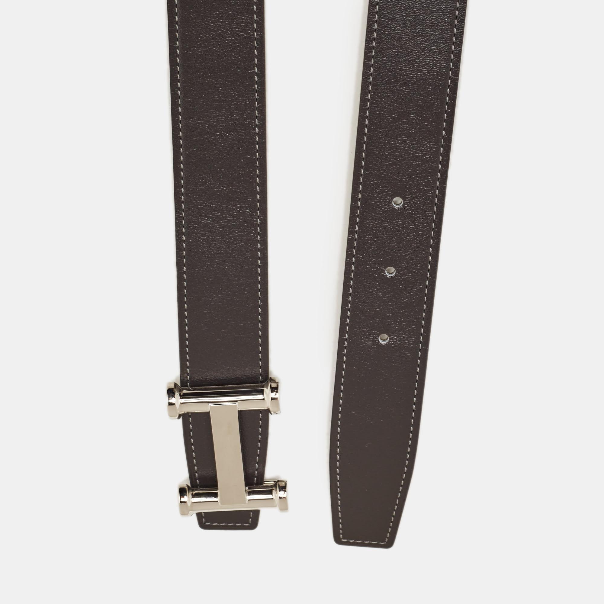 A classic add-on to your collection of belts, this Hermes piece has been crafted from leather. It will perfectly complement your formals.

