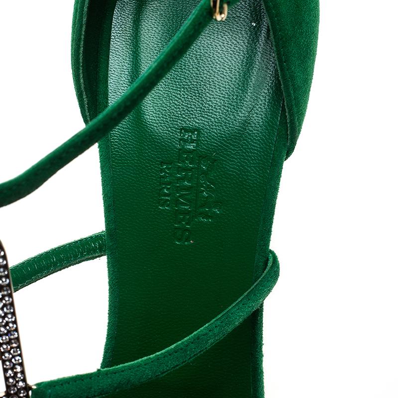 Hermes Green Crystal Embellished Suede T Strap Open Toe Sandals Size 38.5 In Good Condition In Dubai, Al Qouz 2