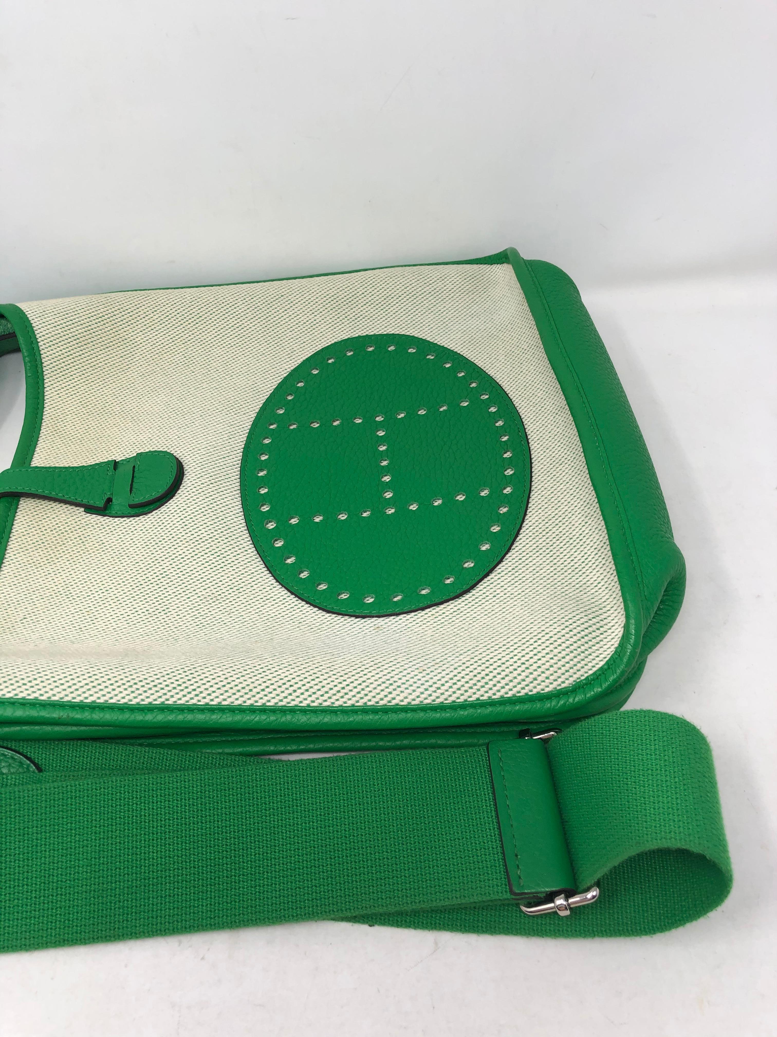 Hermes Green Evelyne Bag In Excellent Condition In Athens, GA