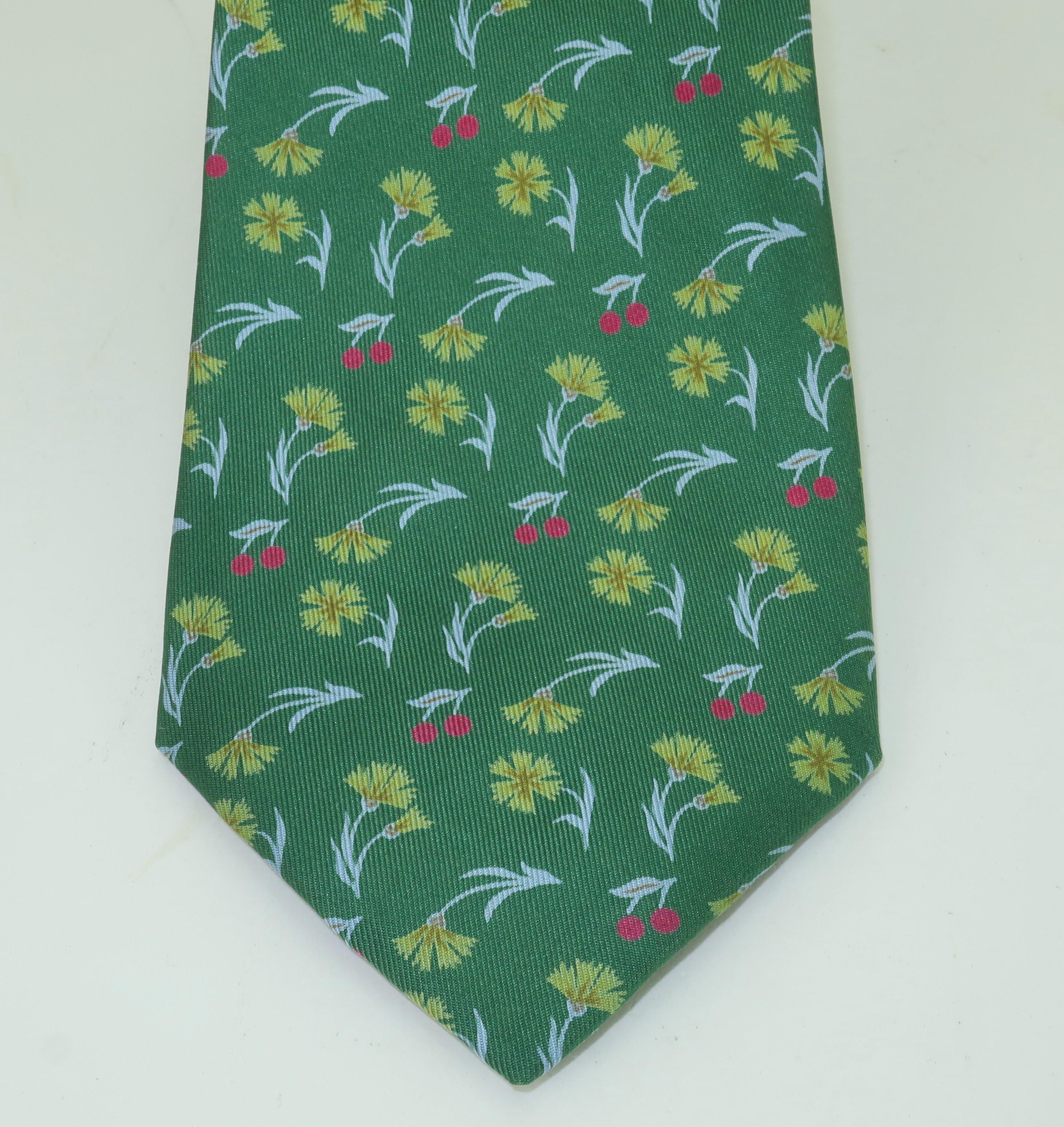 HERMES Green Floral Silk Men's Necktie Tie In Good Condition For Sale In Atlanta, GA