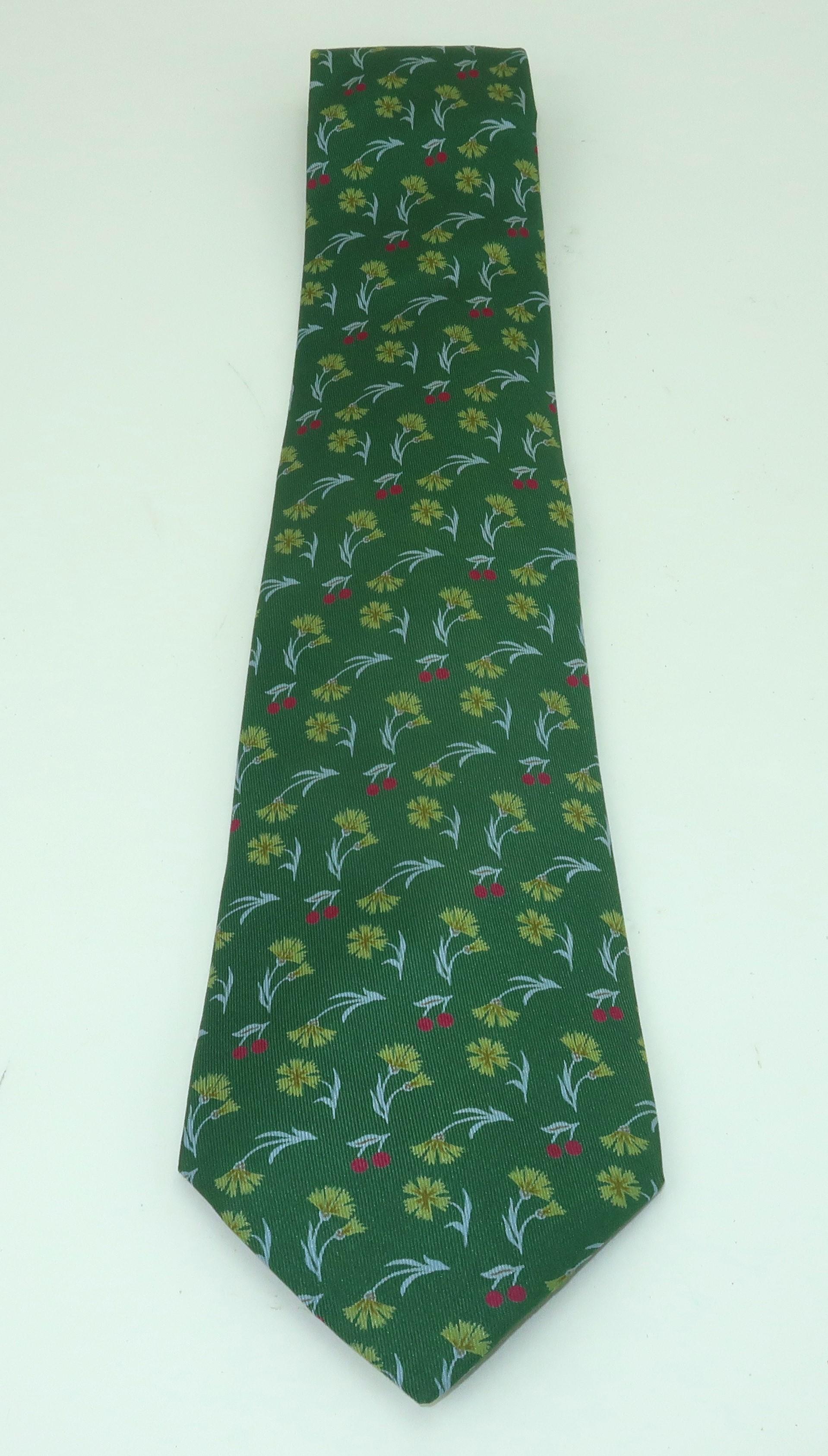 HERMES Green Floral Silk Men's Necktie Tie For Sale 1