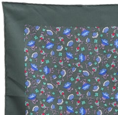 Foulard Gavroche en soie à fleurs vertes de Hermes