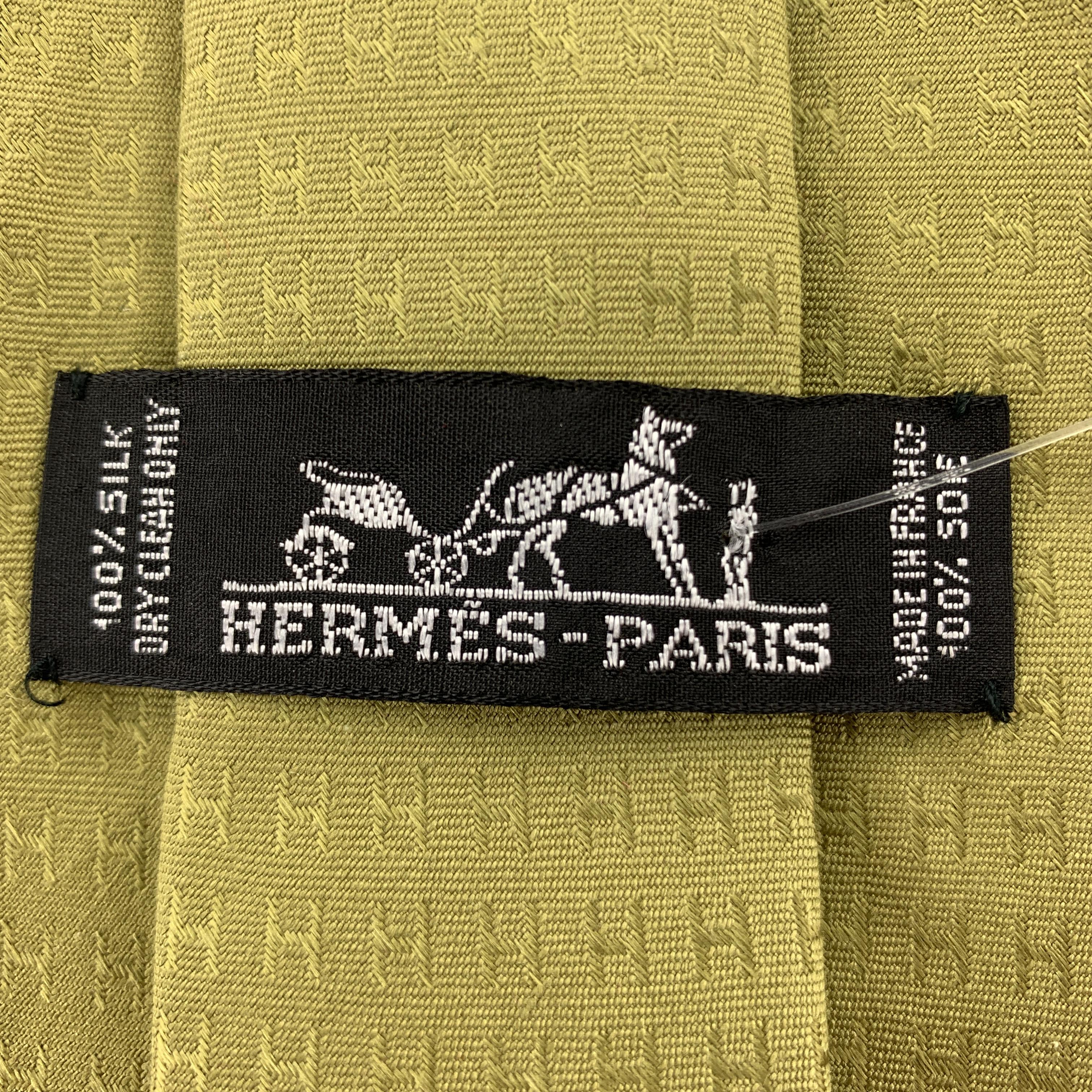 HERMES Green H Print Silk Tie In Excellent Condition In San Francisco, CA