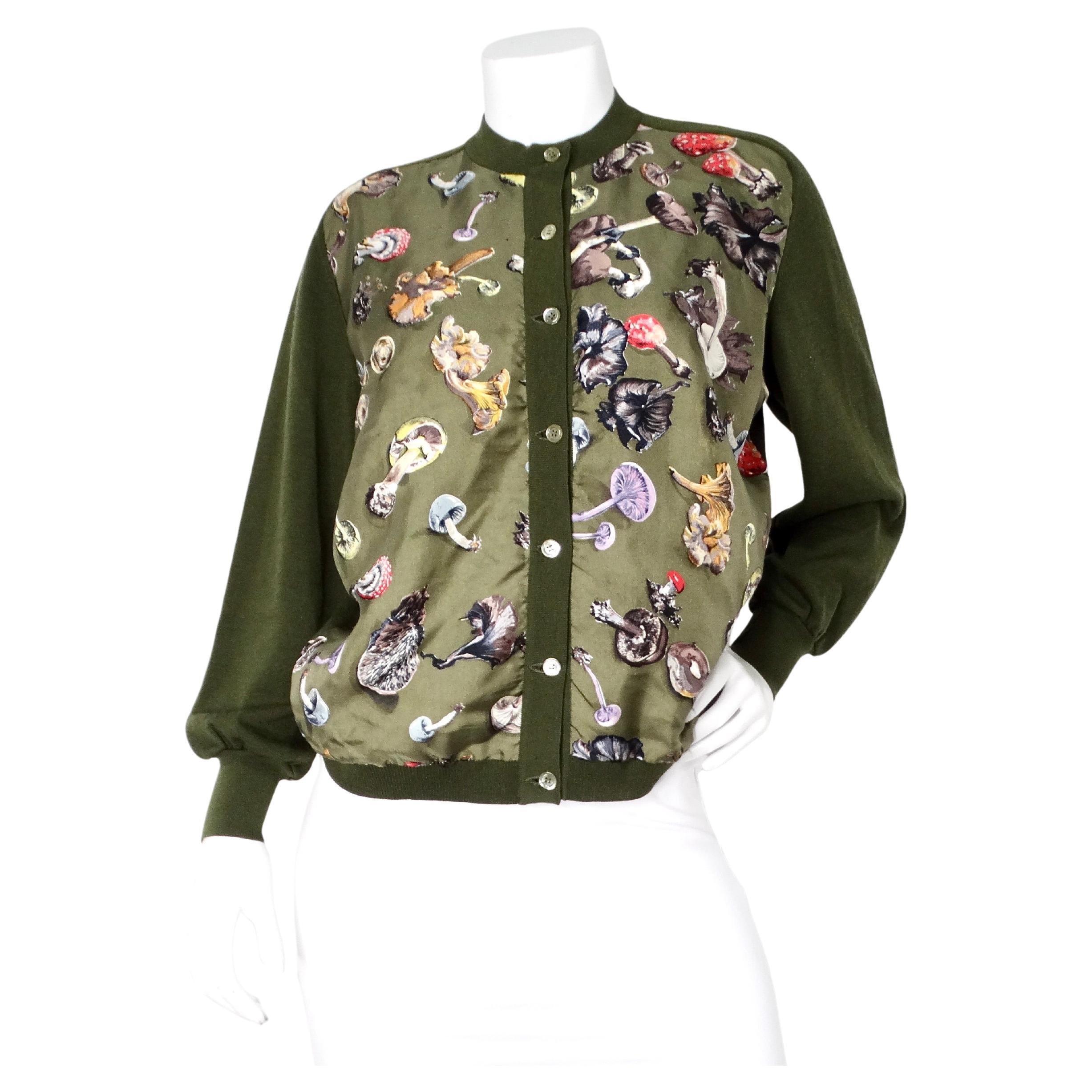 Cardigan en soie et laine imprimé champignon vert Hermes circa 1980 en vente