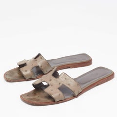 Hermes Green Ostrich Leather Oran Sandals Size 40.5