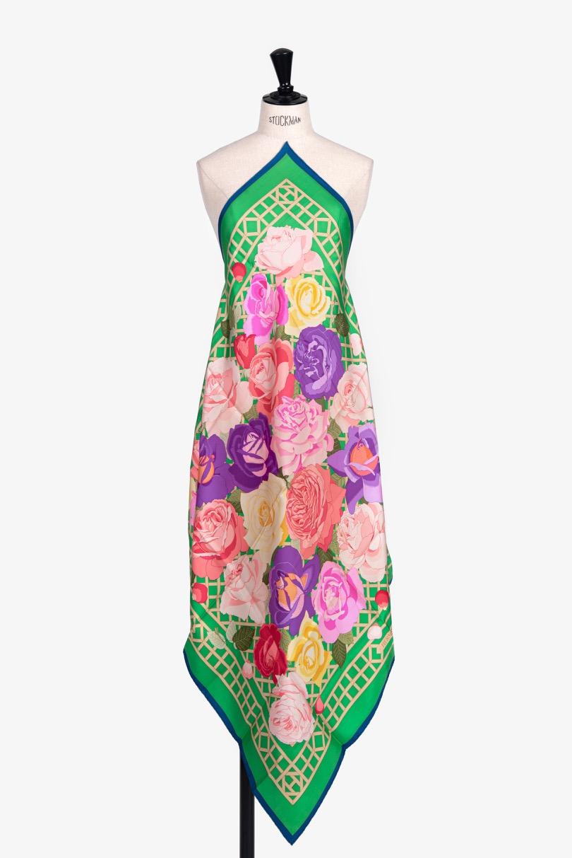 Beige Hermès Green Pinks Blue ROSERAIE 90 cm Silk Scarf Christiane Vauzelles 1990