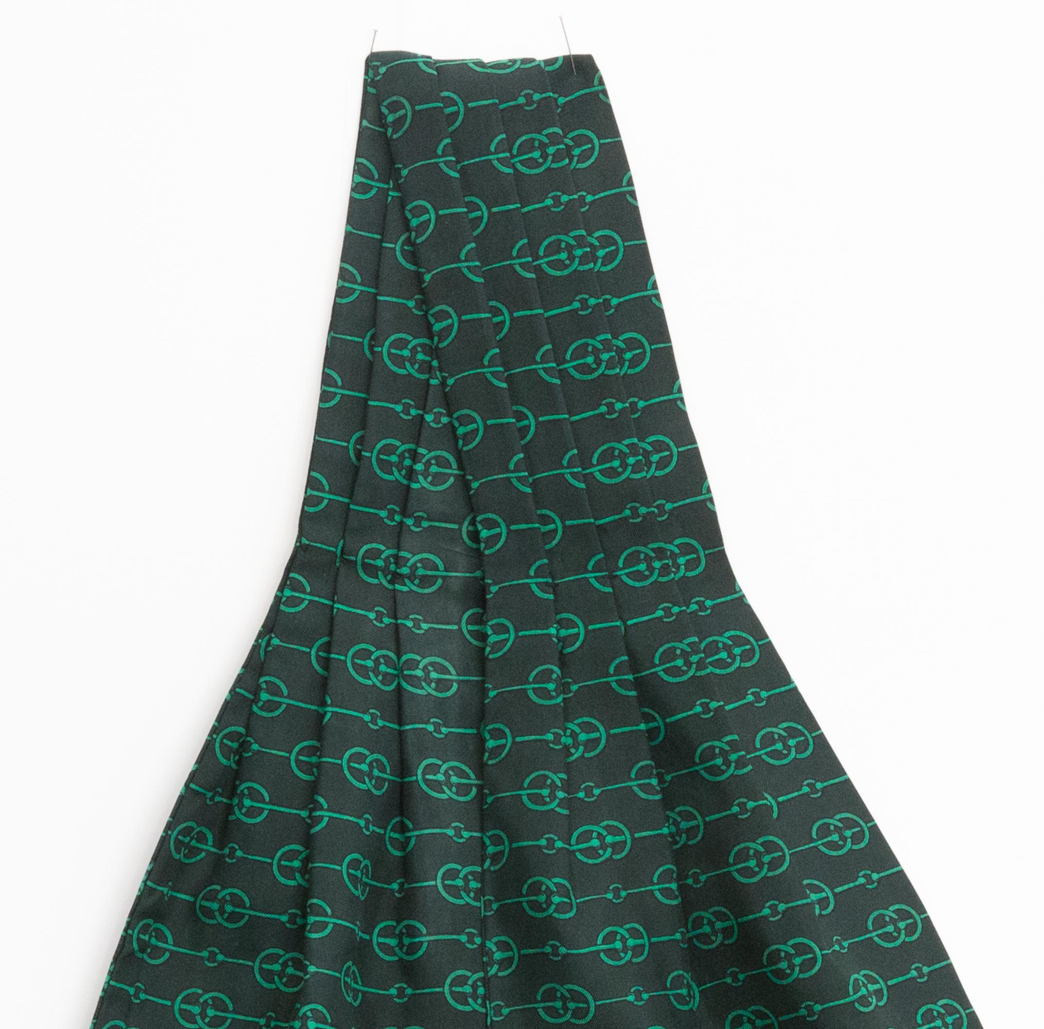 Pañuelo Ascot de seda verde Hermes Negro en venta