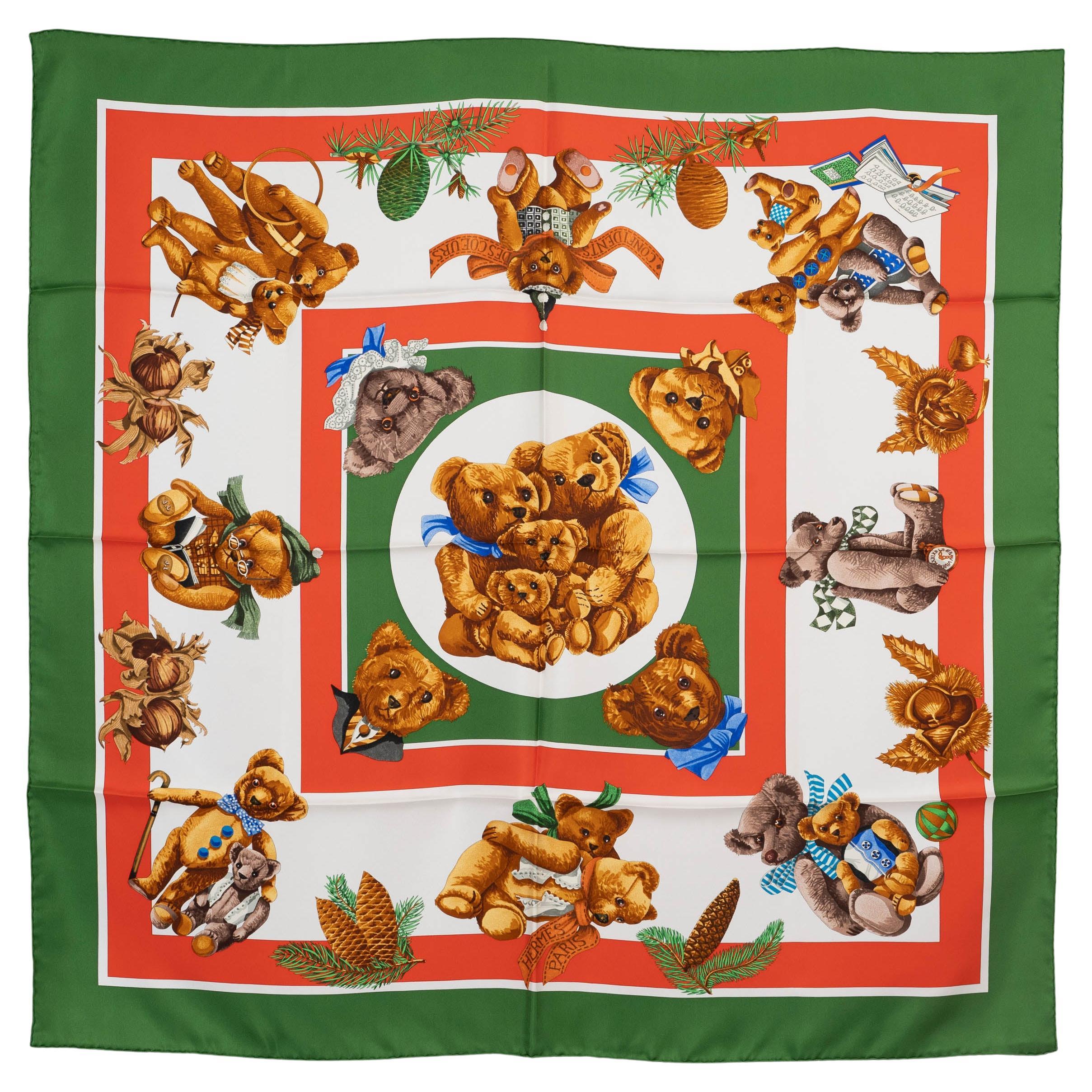 HERMES green silk CONFIDENTS DES COEURS 90 TWILL Scarf Vert Blanc Rouge