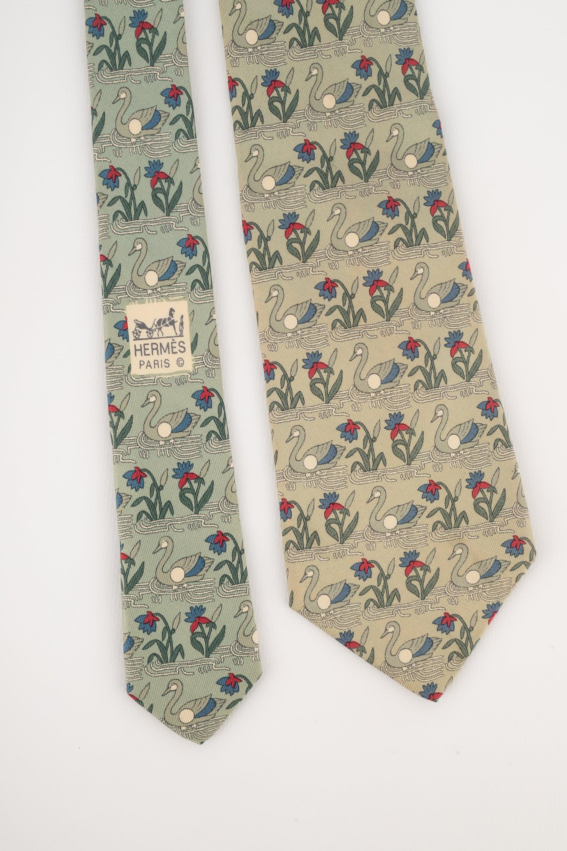 Hermès Green Silk Tie Illustrated with Swans 1