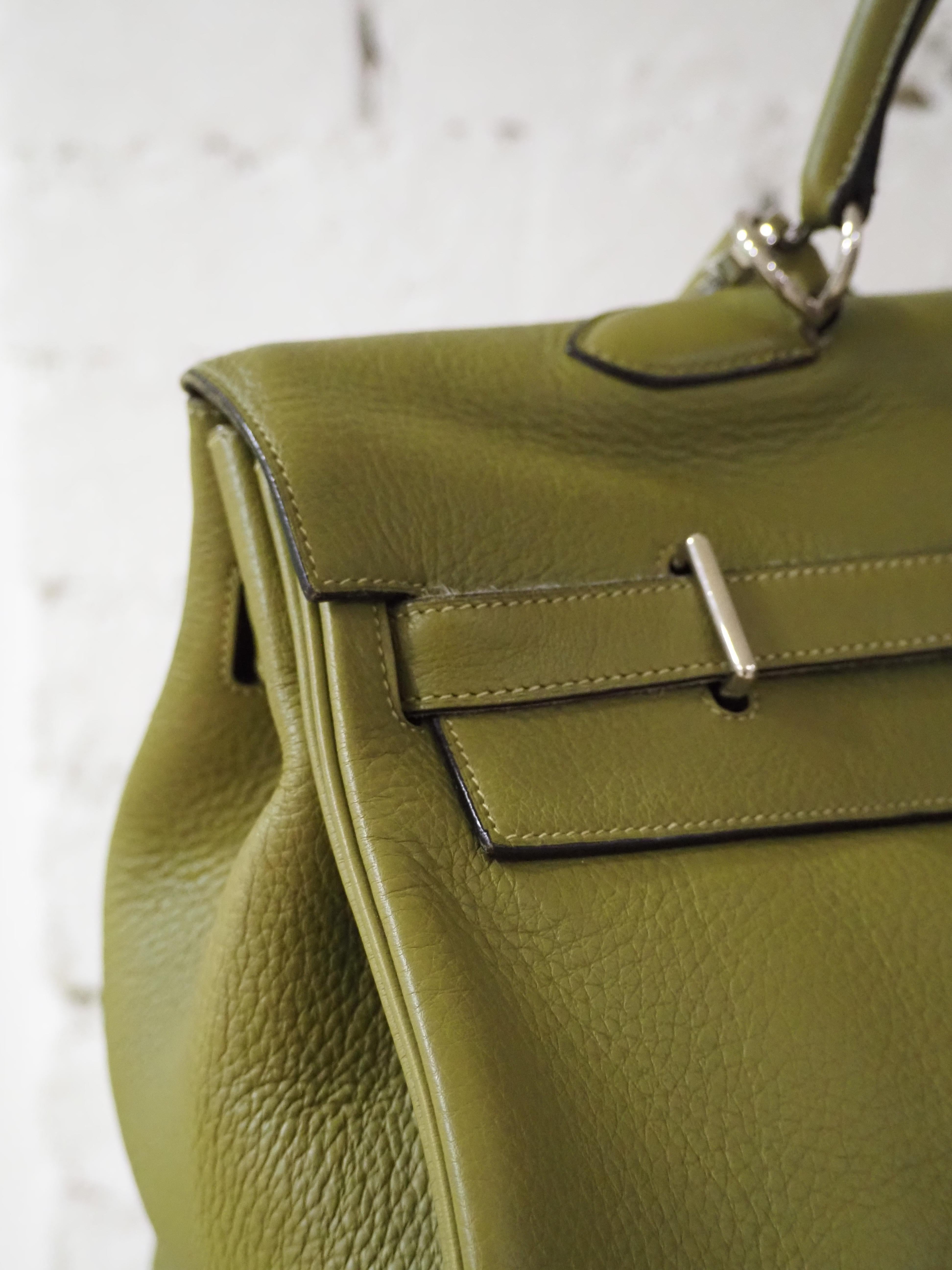 Hermès green travel bag kelly 50  
50 x 30cm, 25 cm depth