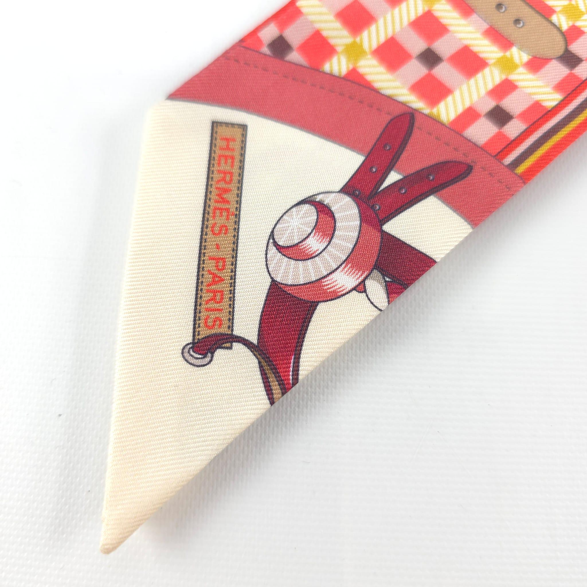 Hermès grenadine, vanille &  beige silk Les Voitures Nouvelles Twilly For Sale 1