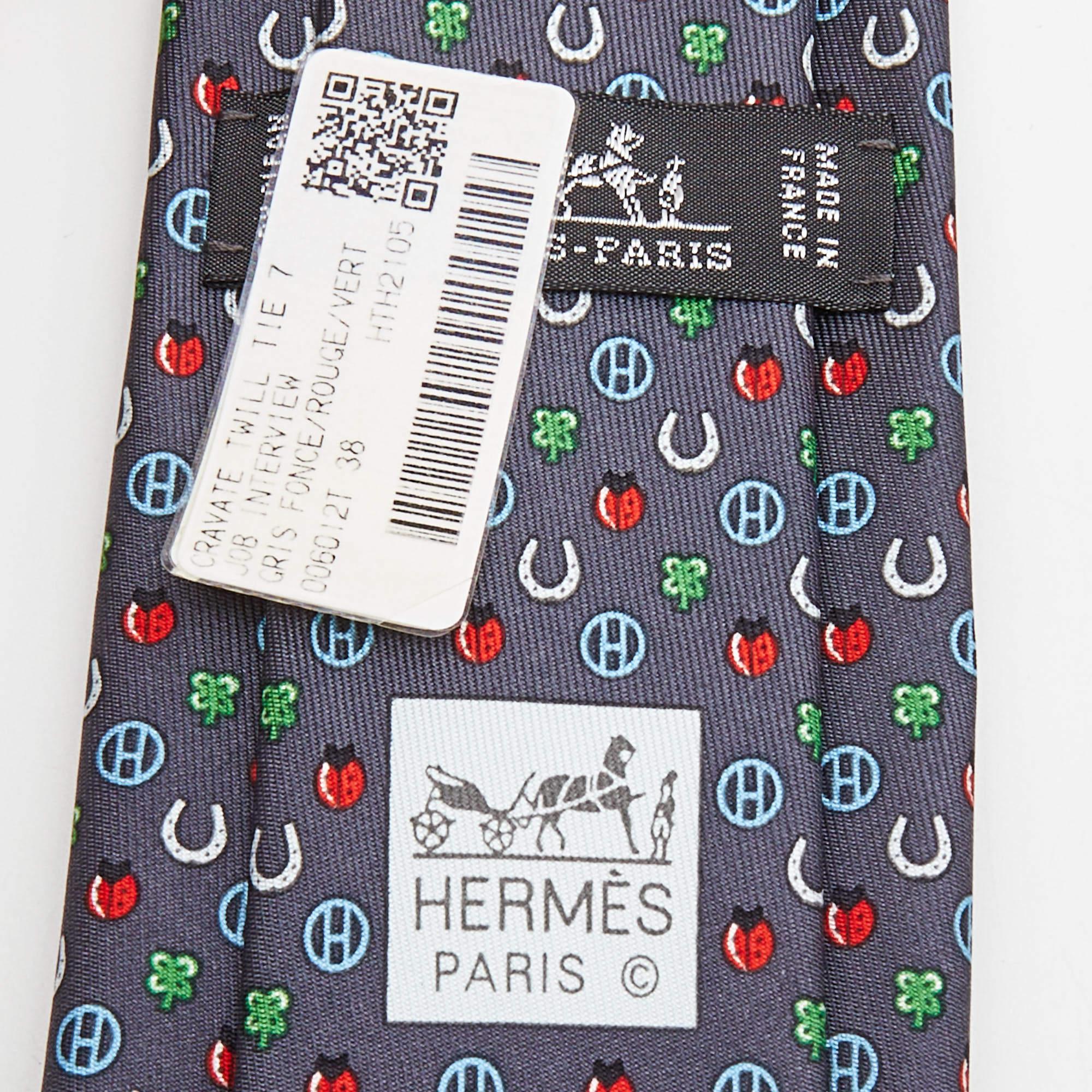 Hermès Grey Job Interview Printed Silk Slim Tie In Excellent Condition In Dubai, Al Qouz 2
