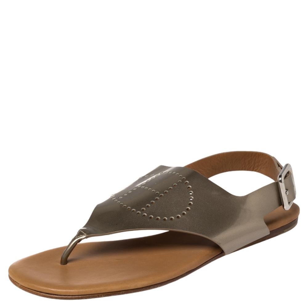 Women's Hermès Grey Patent Leather Kola Thong Flat Slingback Sandals Size 38