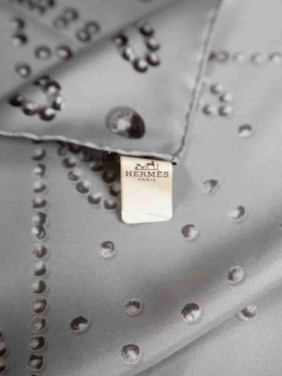 Hermès Grey Silk Cheval De Legende 90 Scarf In New Condition For Sale In London, GB