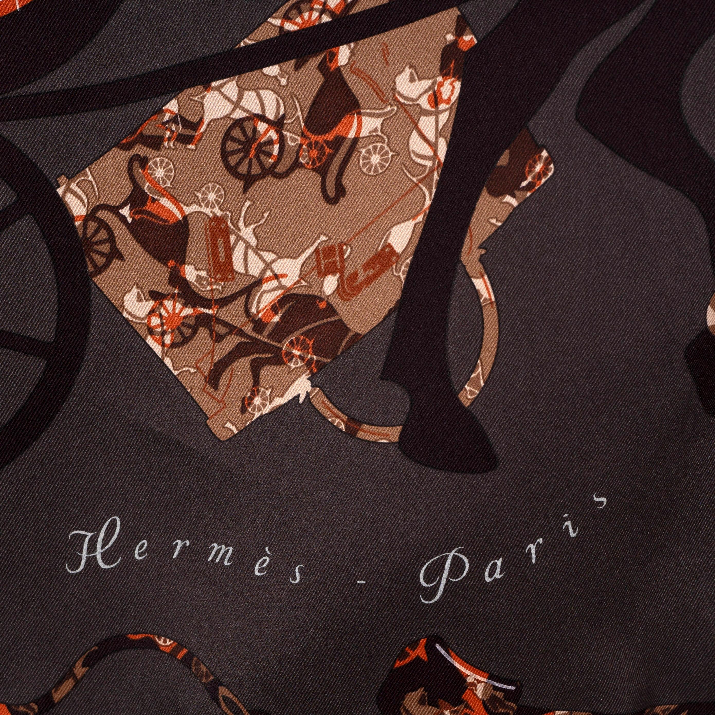 Black HERMES grey silk KELLY EN CALECHE 70 Scarf Antracite Brique Taupe For Sale
