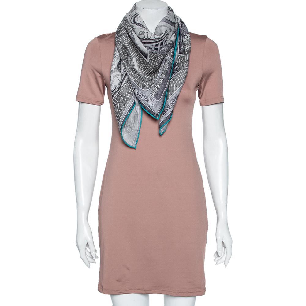 Hermès Grey The Winner Is Cashmere Silk Scarf In Excellent Condition In Dubai, Al Qouz 2