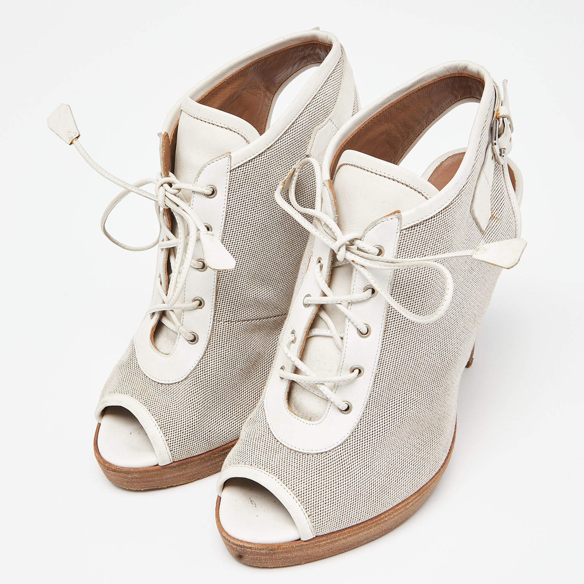 Hermes Grey/White Canvas and Leather Peep Toe Lace Up Slingback Booties Size 39 For Sale 4