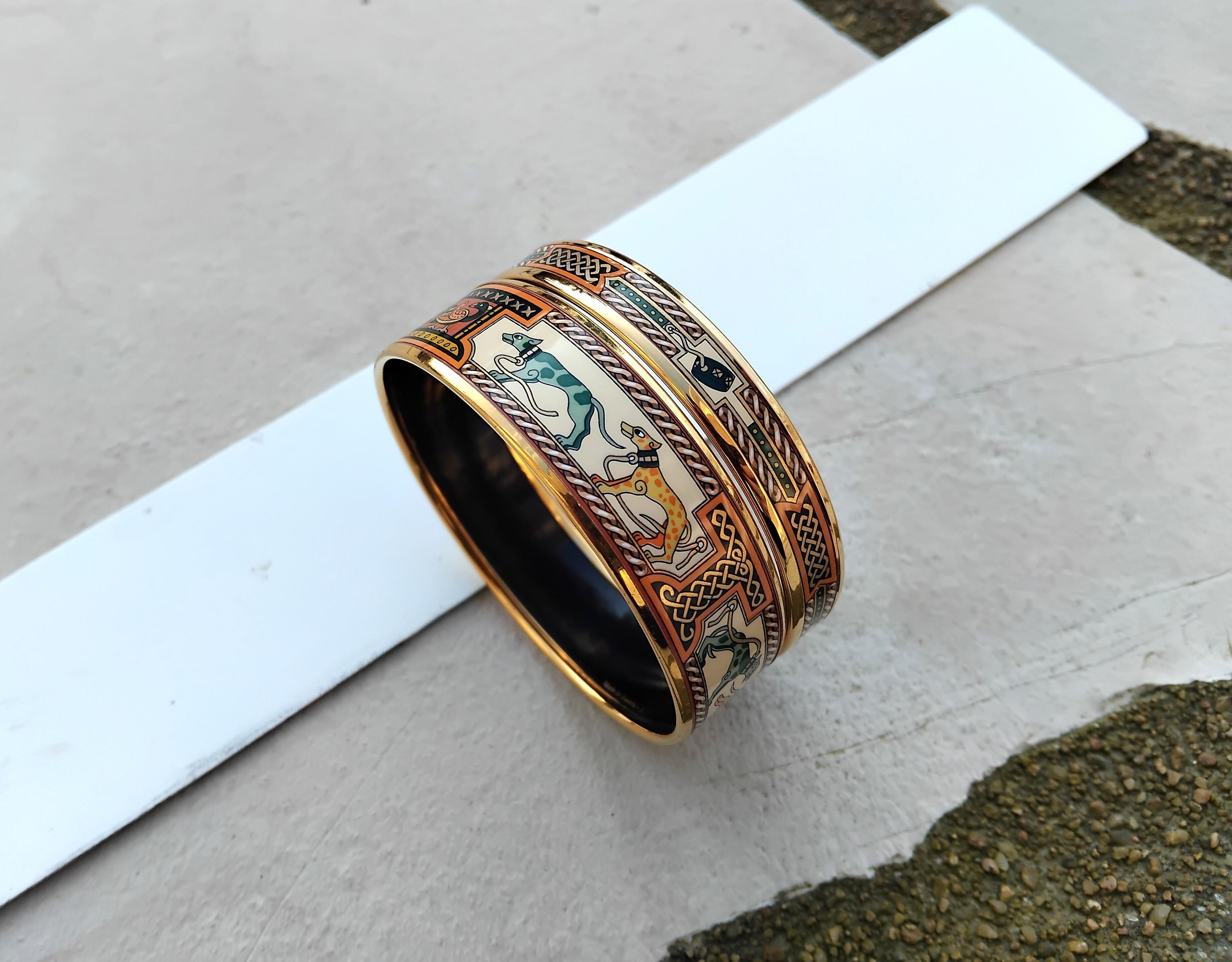 Hermès Perros Galgos Levriers Juego de 2 Pulsera esmaltada a juego Talla 65 en venta 8