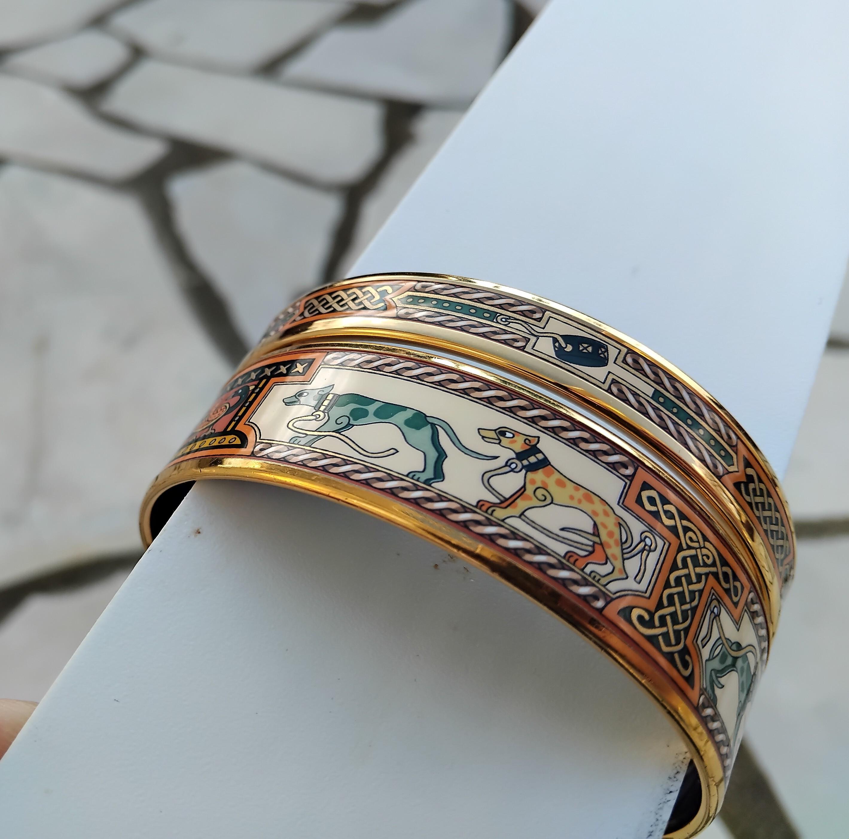 Hermès Perros Galgos Levriers Juego de 2 Pulsera esmaltada a juego Talla 65 en venta 15