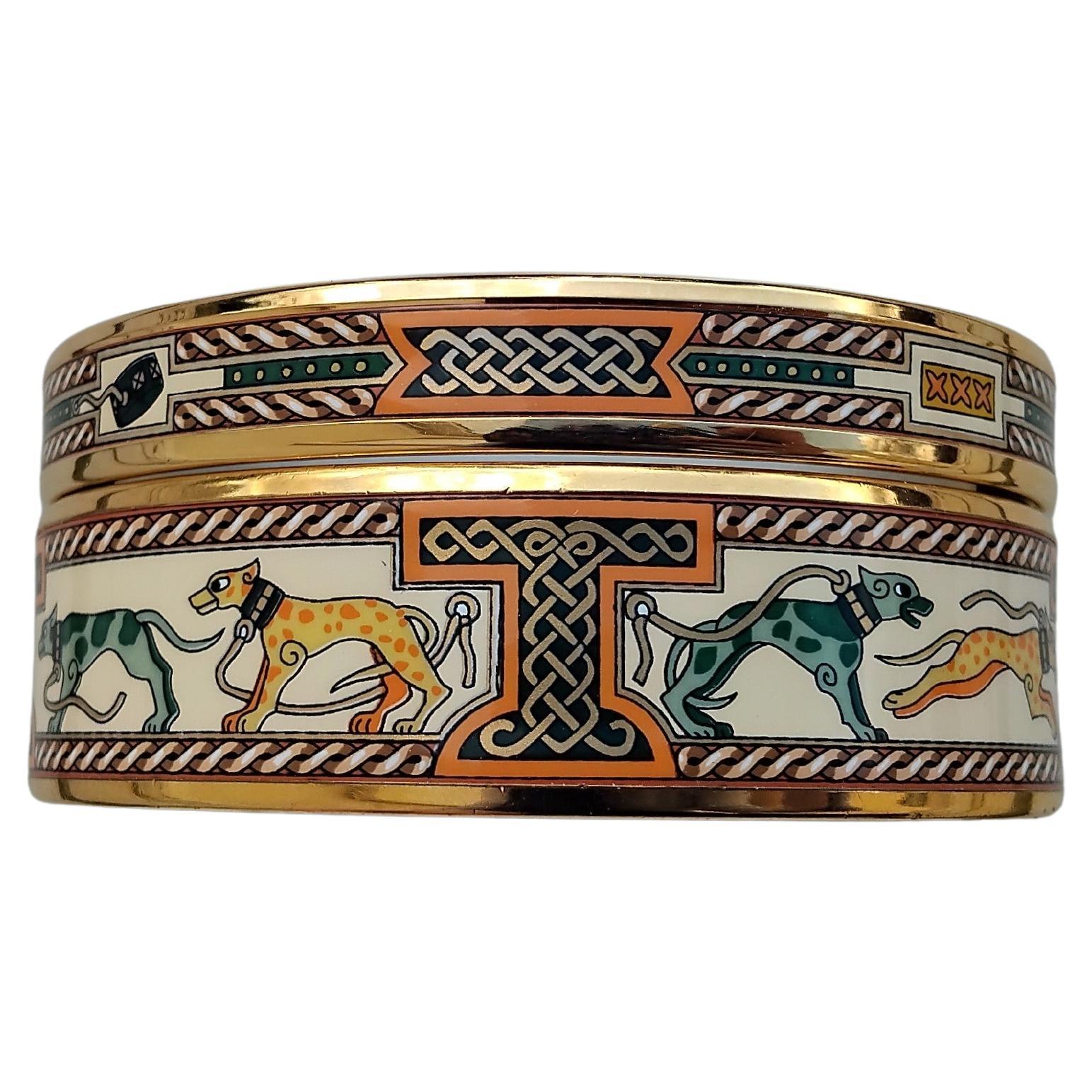 Hermès Perros Galgos Levriers Juego de 2 Pulsera esmaltada a juego Talla 65 en venta 4