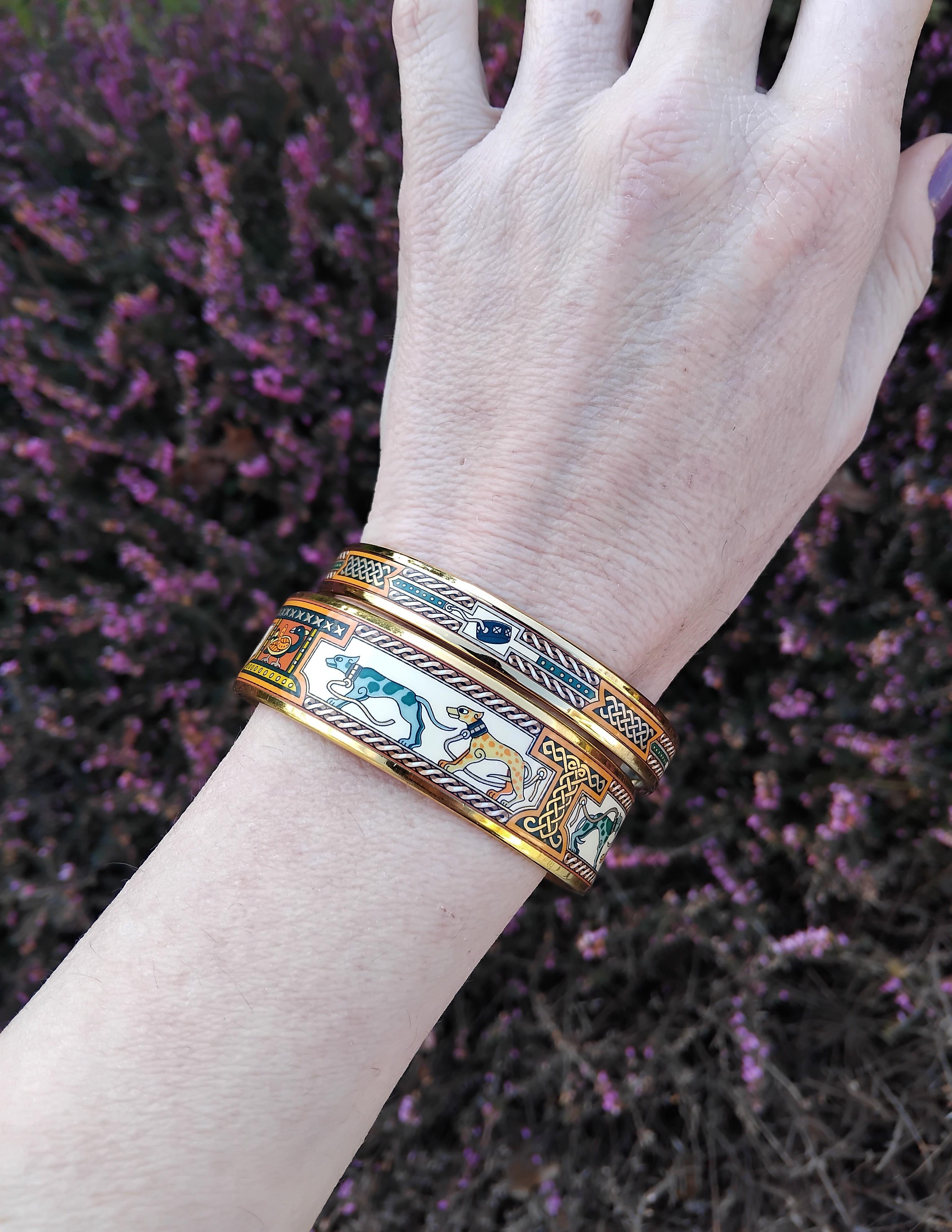 Hermès Perros Galgos Levriers Juego de 2 Pulsera esmaltada a juego Talla 65 en venta 6