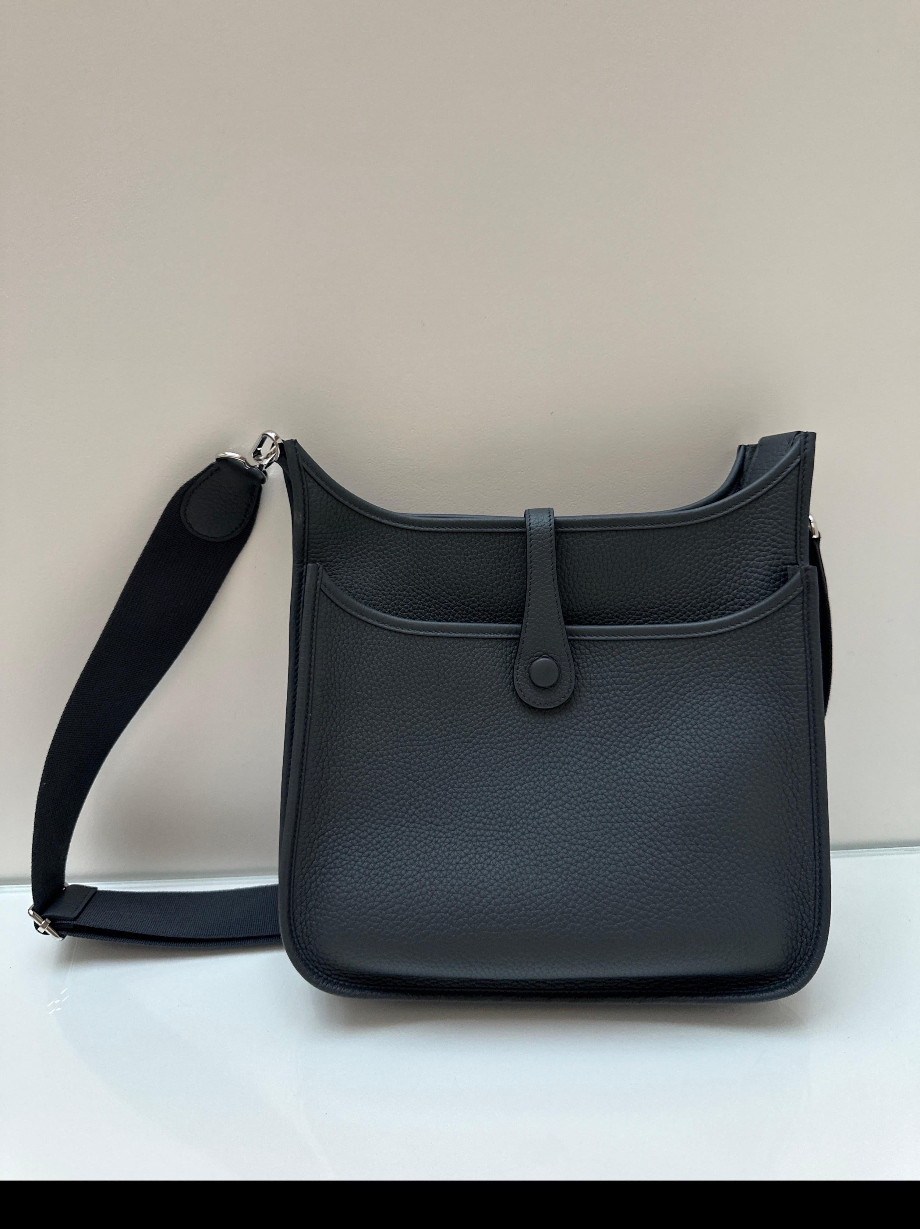 Women's or Men's Hermes Gris Misty Evelyne PM Bag For Sale