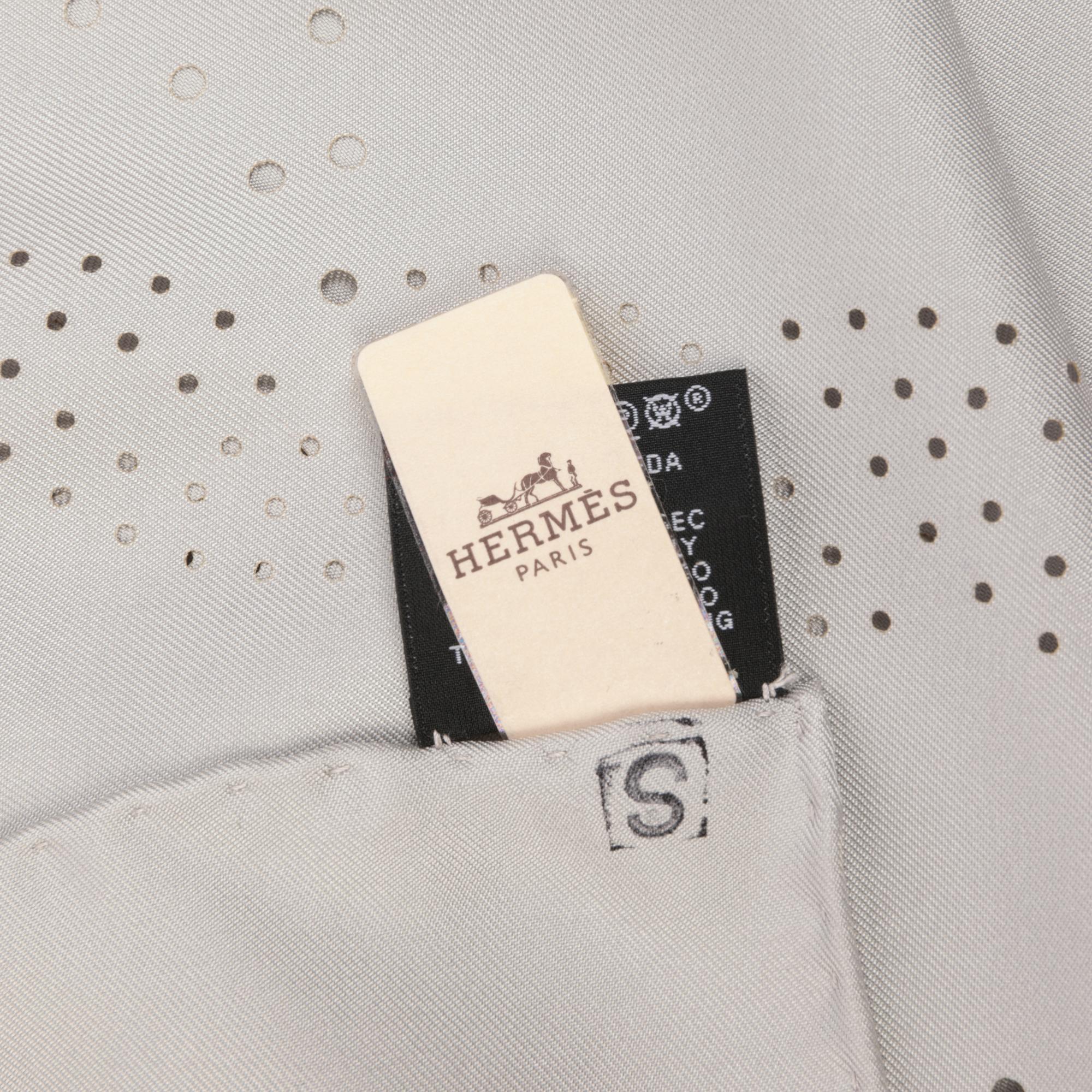 Gray Hermès Gris, Silk Quadrige II 90 Scarf For Sale