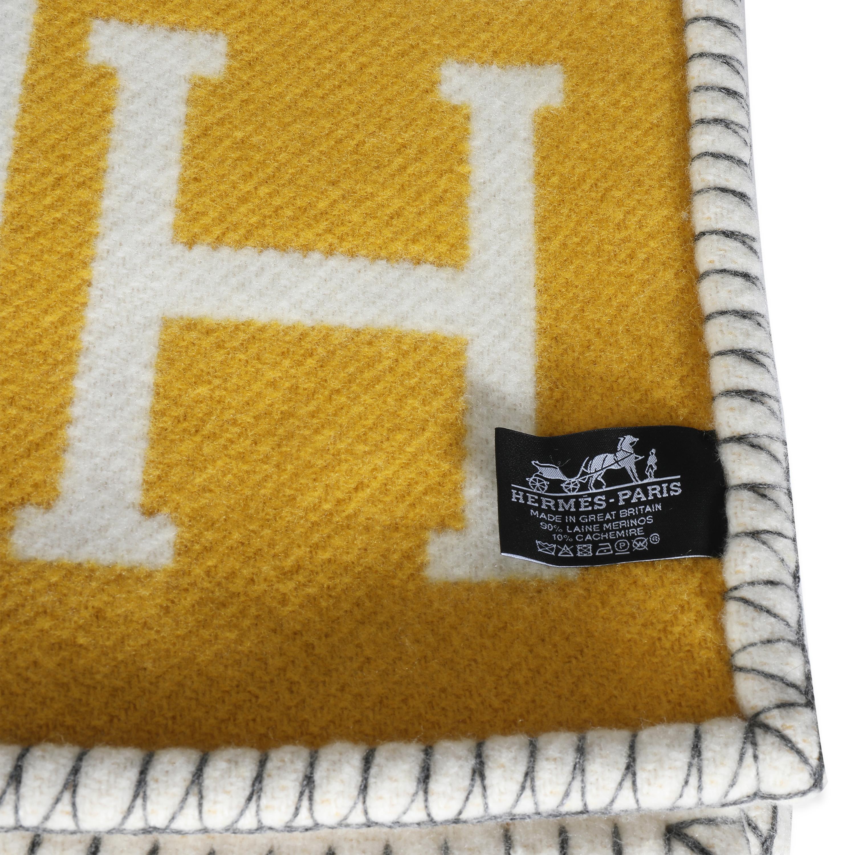 Hermès Gris Soleil Wolle Kaschmir Avalon Kuscheldecke im Zustand „Hervorragend“ im Angebot in New York, NY