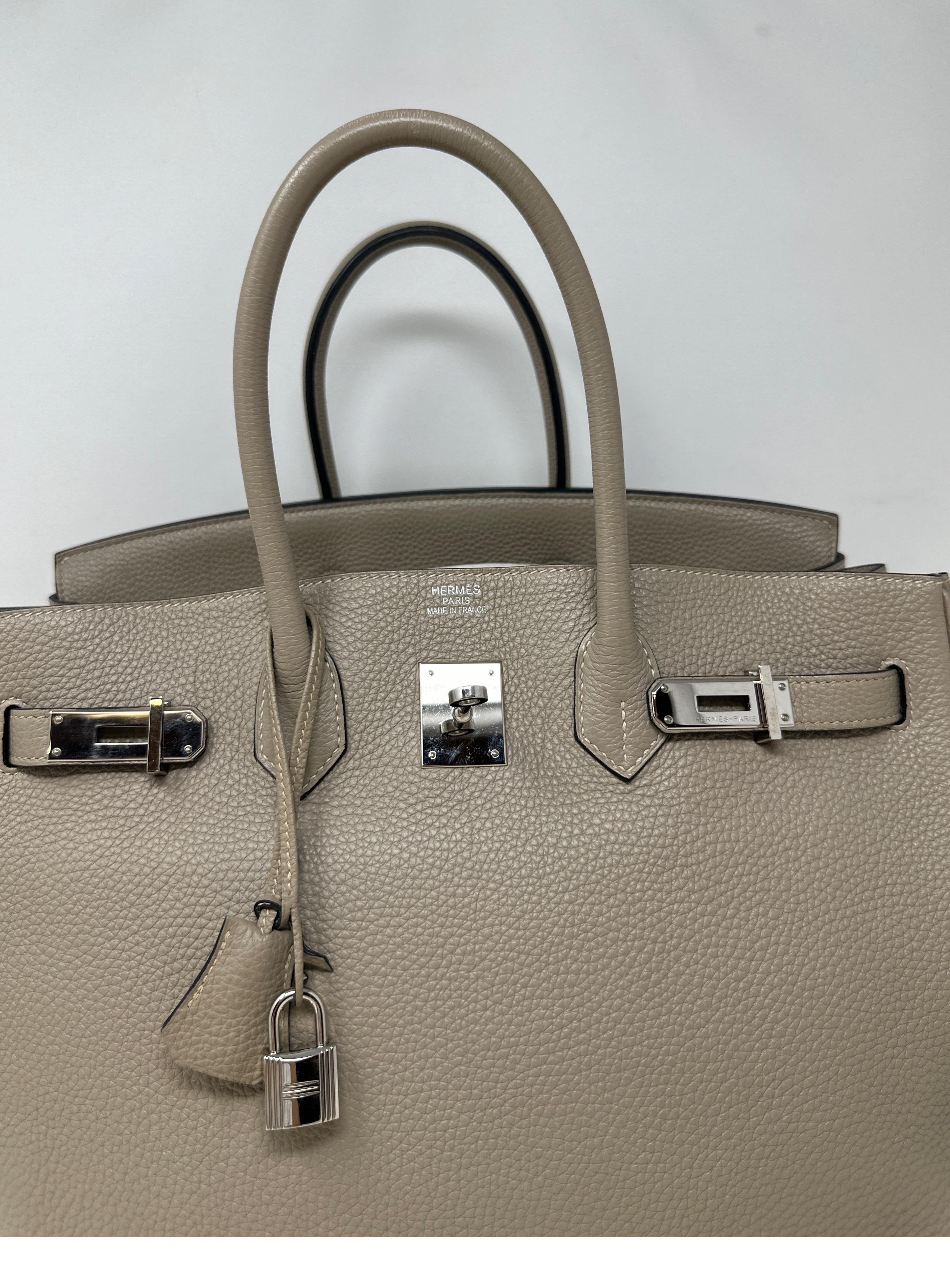 Hermes Gris Tourterelle Birkin 35 Bag  In Excellent Condition For Sale In Athens, GA