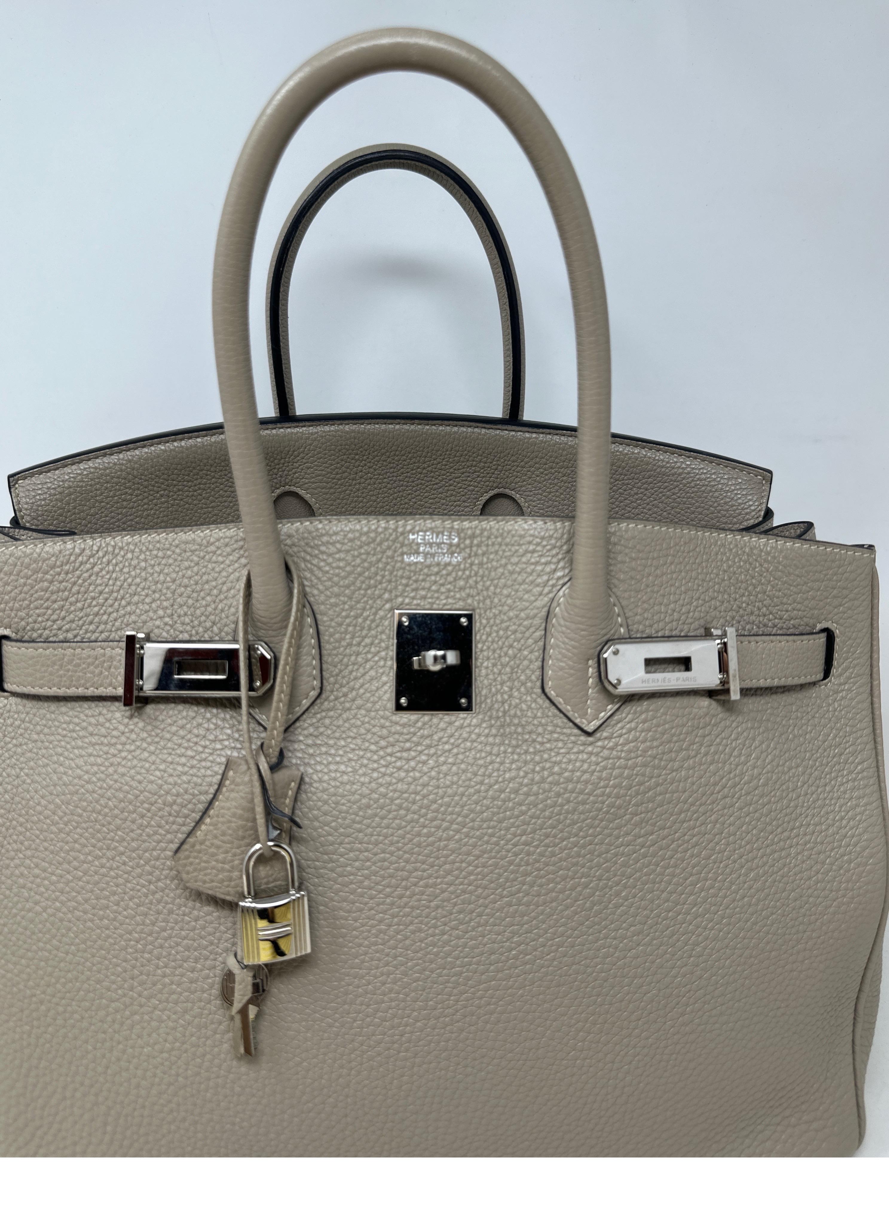 Hermes Gris Tourterelle Birkin 35 Bag In Excellent Condition In Athens, GA