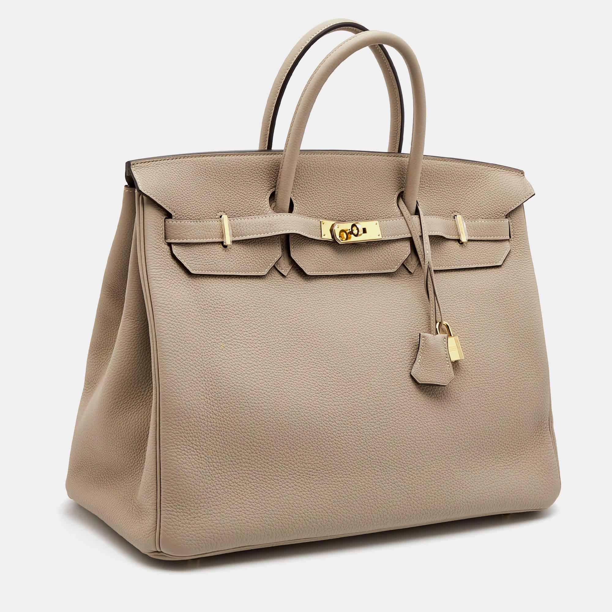 Hermès Gris Tourterelle Togo Leather Gold Finish Birkin 40 Bag In Excellent Condition In Dubai, Al Qouz 2