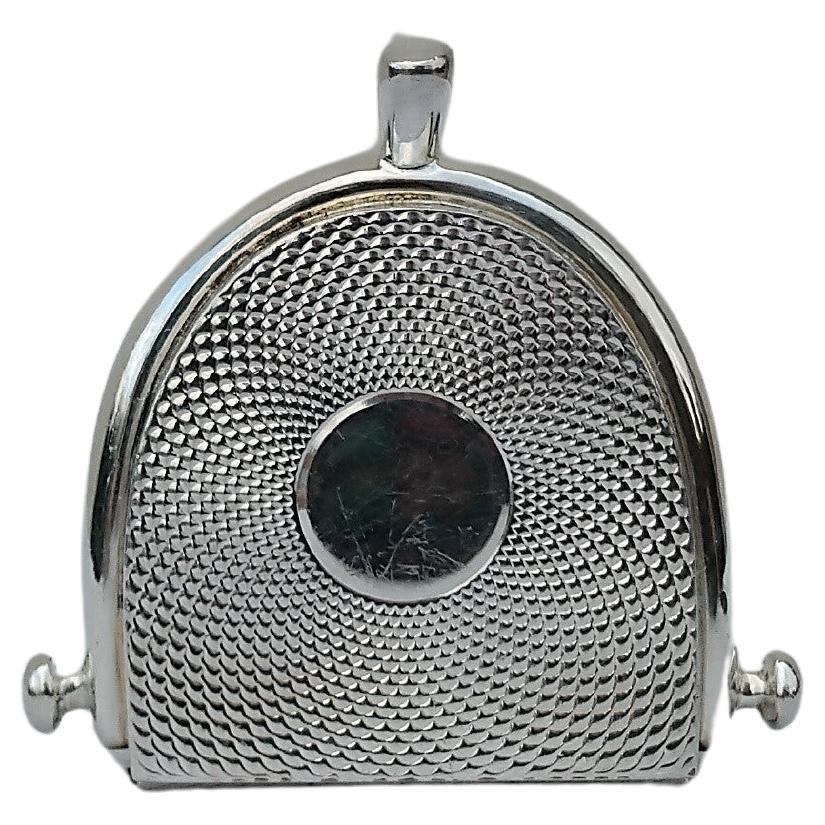 Hermès Guilloche Pill Box Ravinet d'Enfert Spur Shaped en vente 5