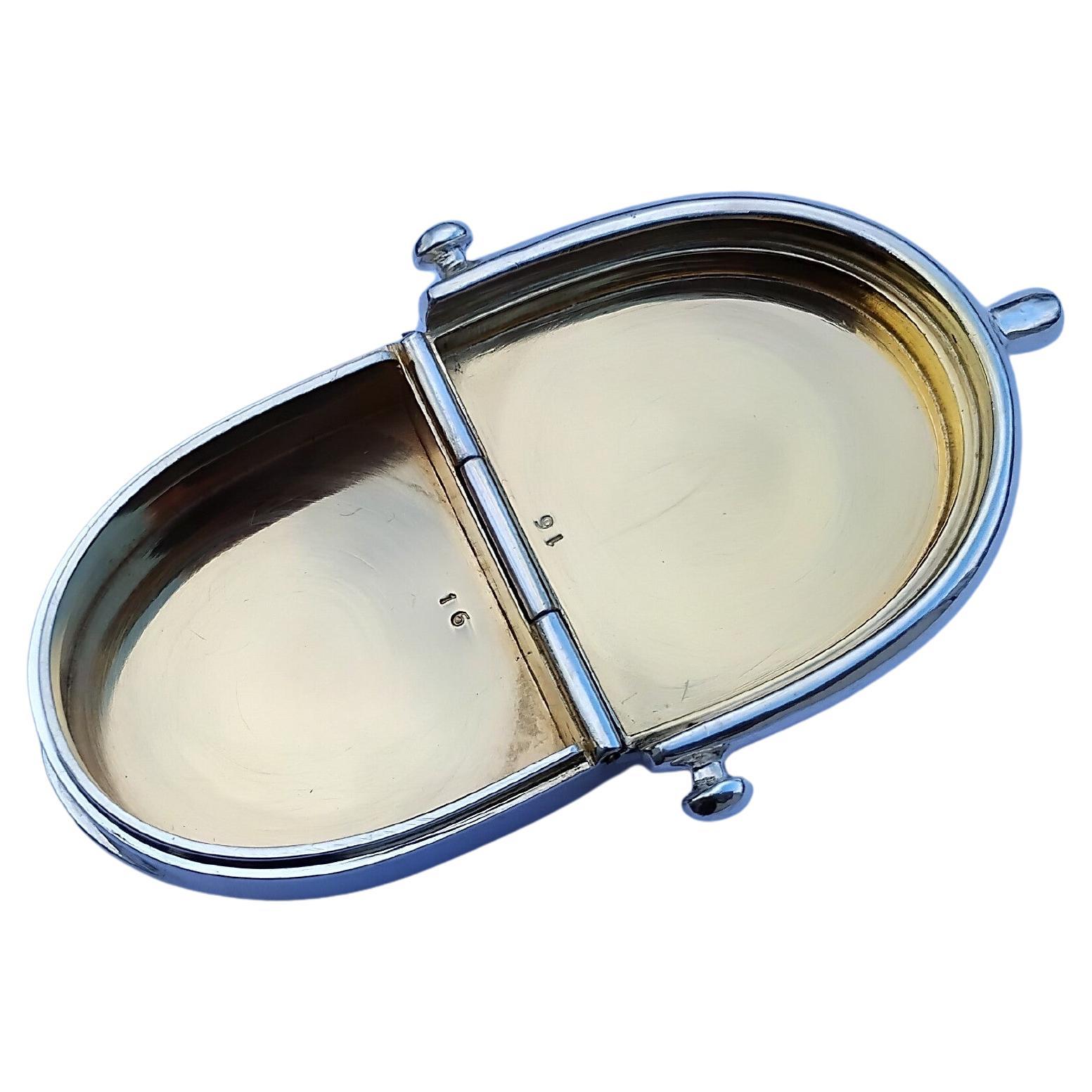 Hermès Guilloche Pill Box Ravinet d'Enfert Spur Shaped Unisexe en vente