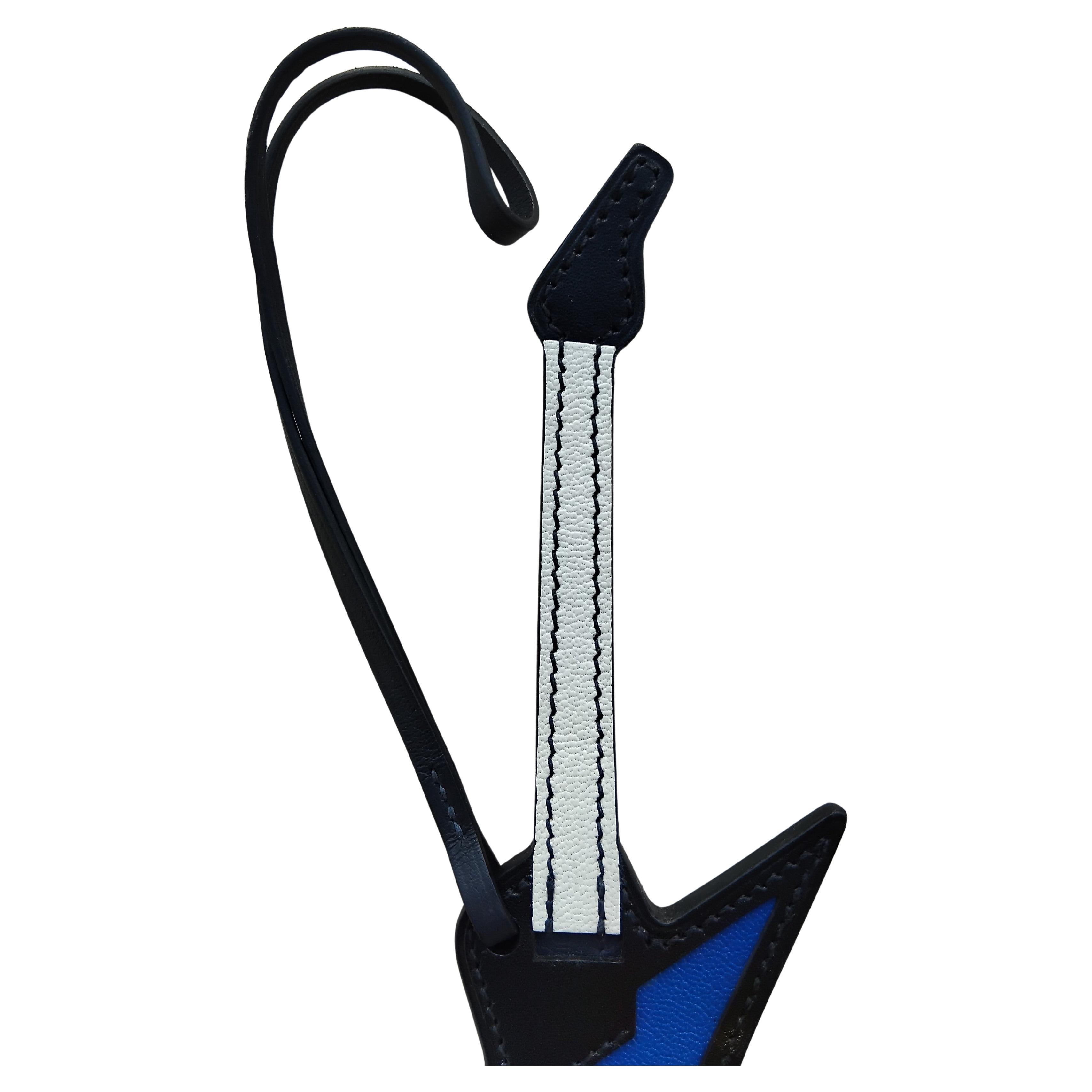 Hermès Gitarre Rock Leder Charme mit Plektrum im Angebot 5