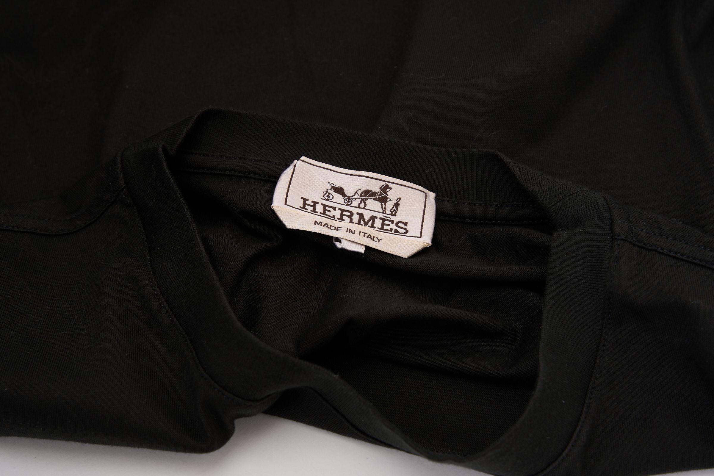 Maglietta in cotone con ricamo H. H. 3D di Hermès In condizioni ottime in vendita a West Hollywood, CA